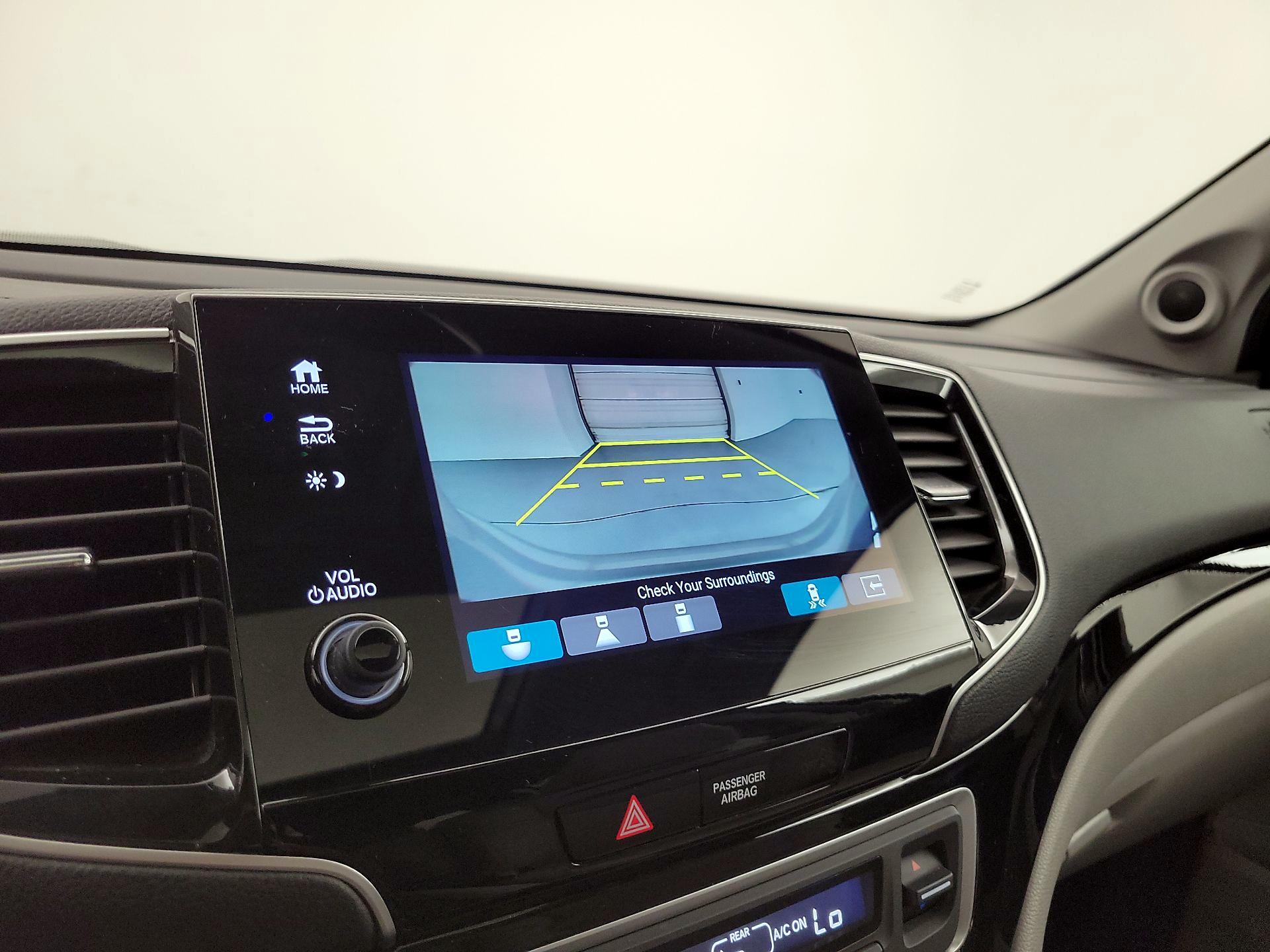 Thumbnail: 2019 Honda Pilot - 15