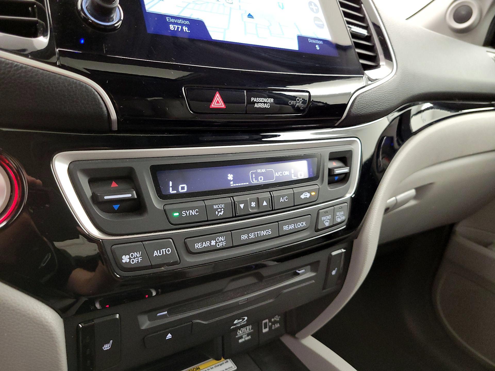 Thumbnail: 2019 Honda Pilot - 17
