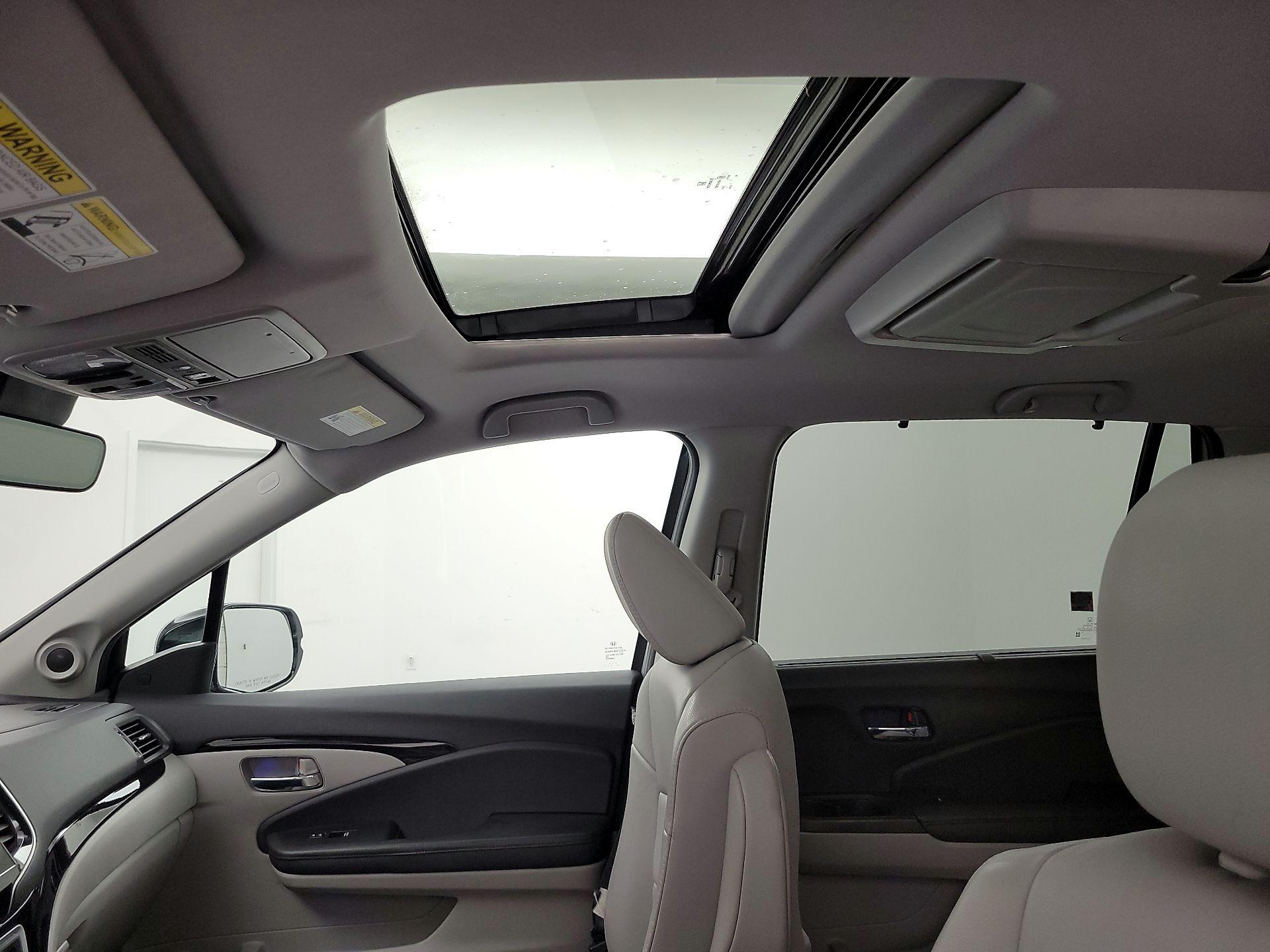 Thumbnail: 2019 Honda Pilot - 20
