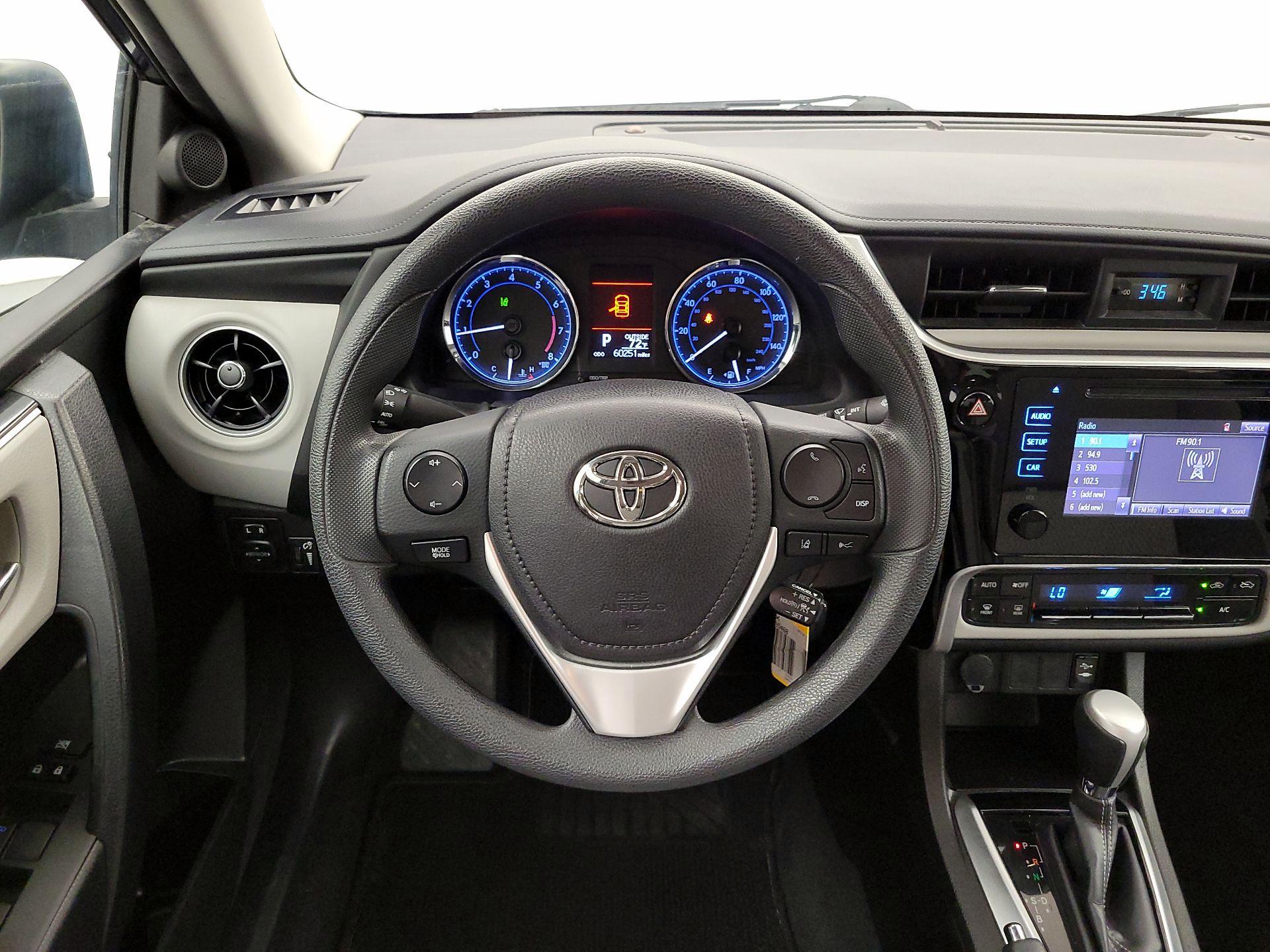 Thumbnail: 2017 Toyota Corolla - 10