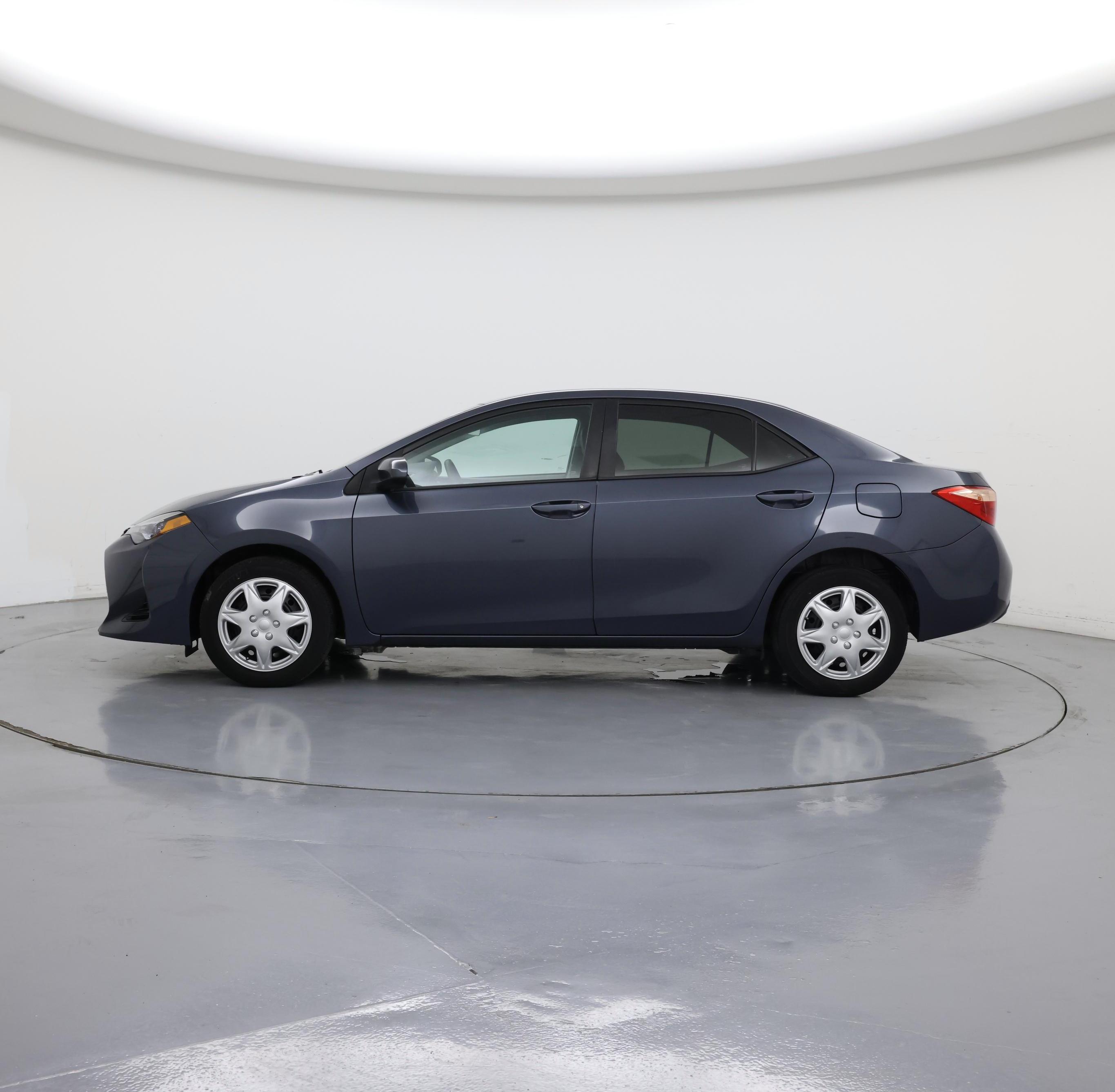 Thumbnail: 2017 Toyota Corolla - 3