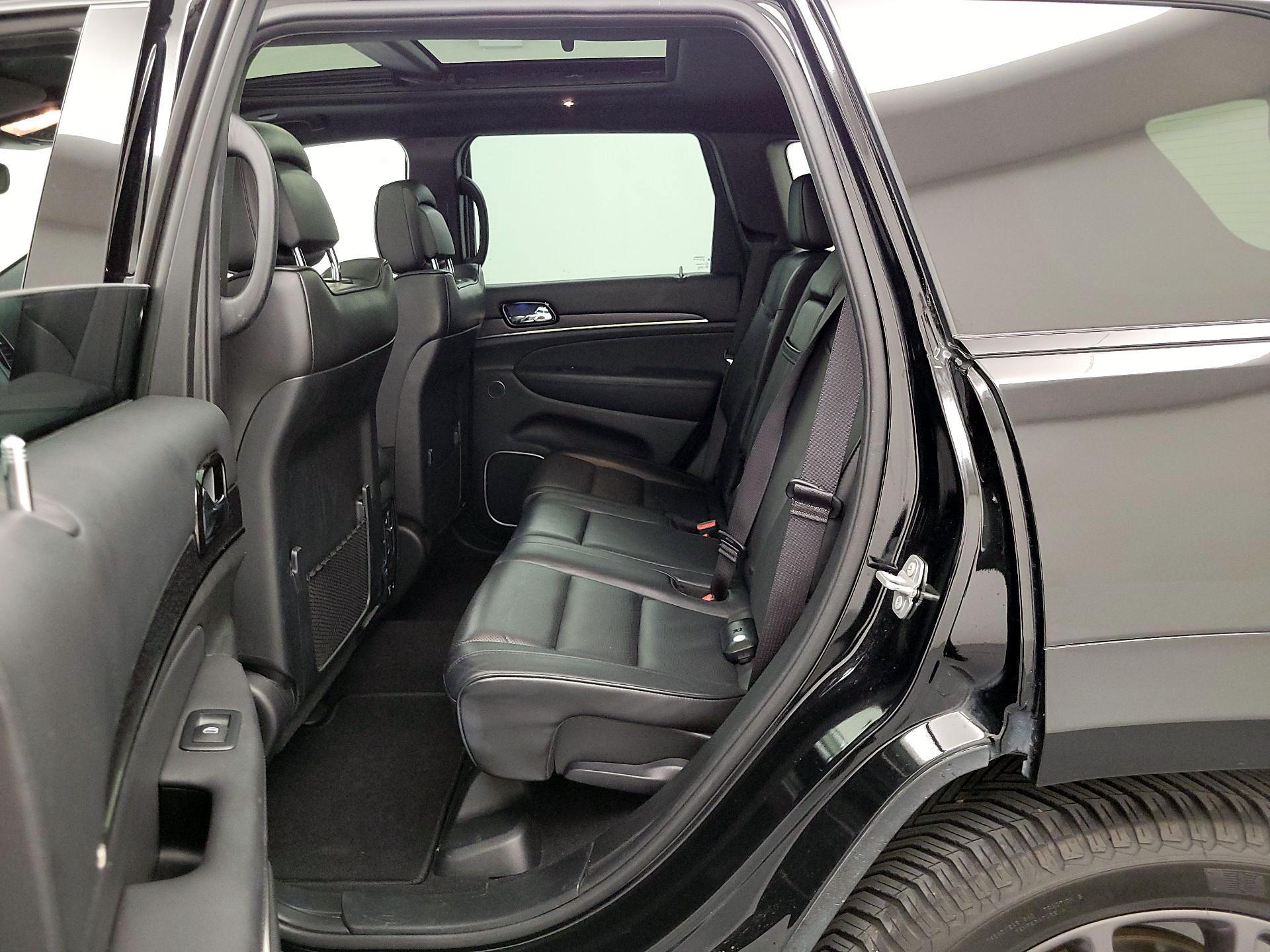 Thumbnail: 2020 Jeep Grand Cherokee - 20