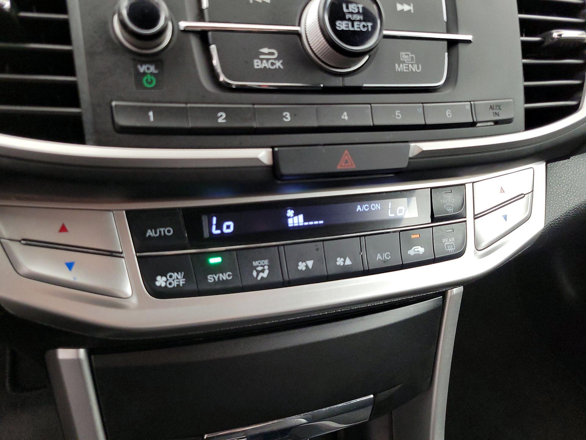 Thumbnail: 2015 Honda Accord - 16
