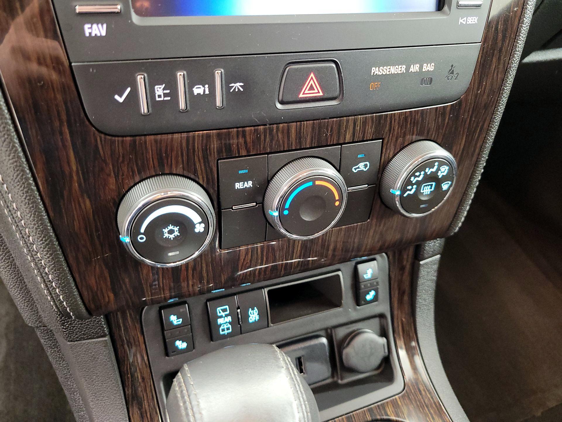 Thumbnail: 2015 Chevrolet Traverse - 16