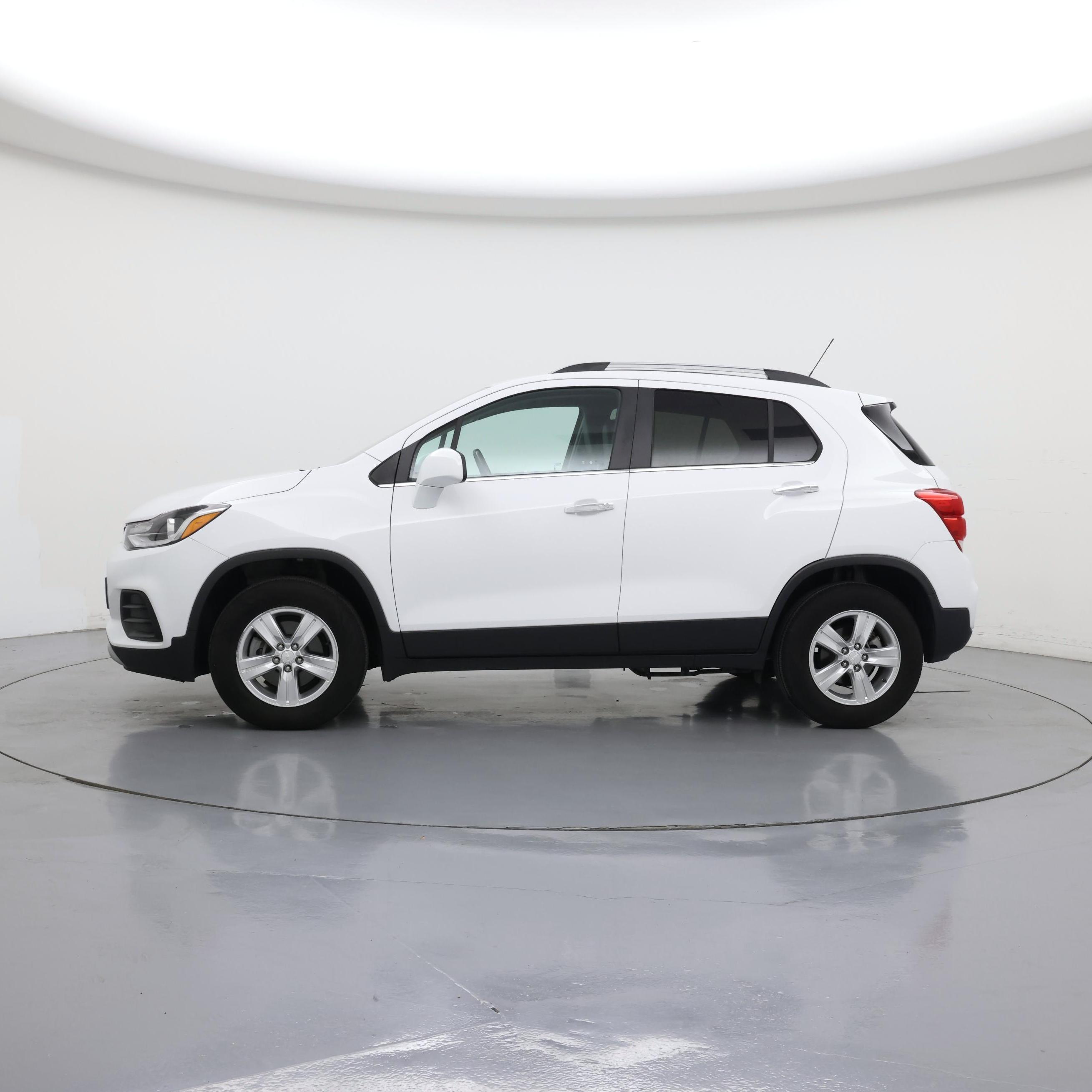 Thumbnail: 2019 Chevrolet Trax - 3
