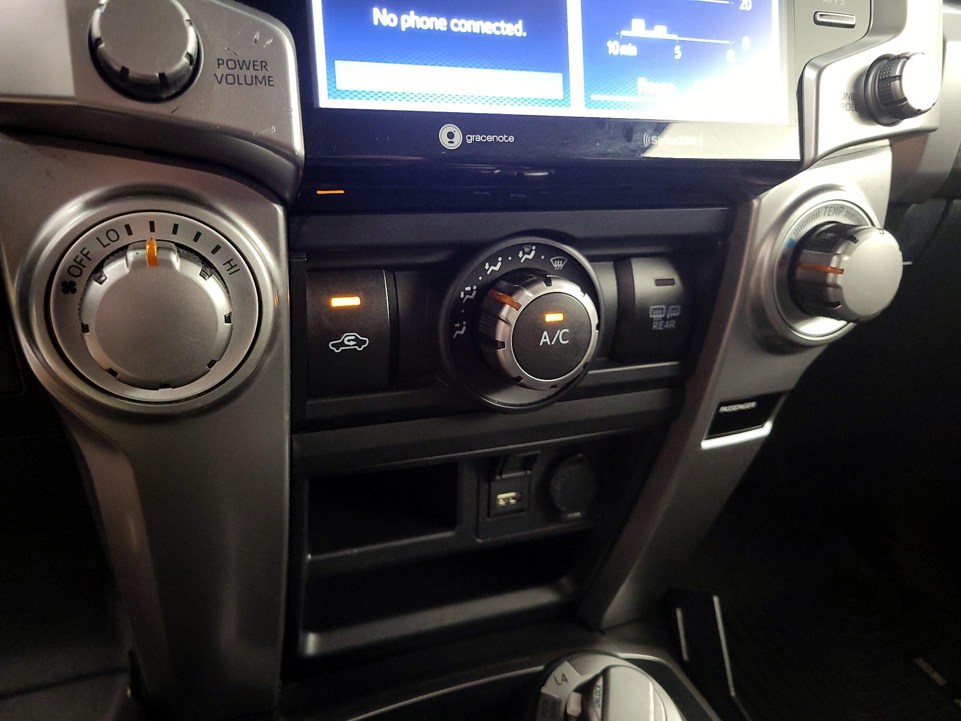 Thumbnail: 2020 Toyota 4Runner - 16