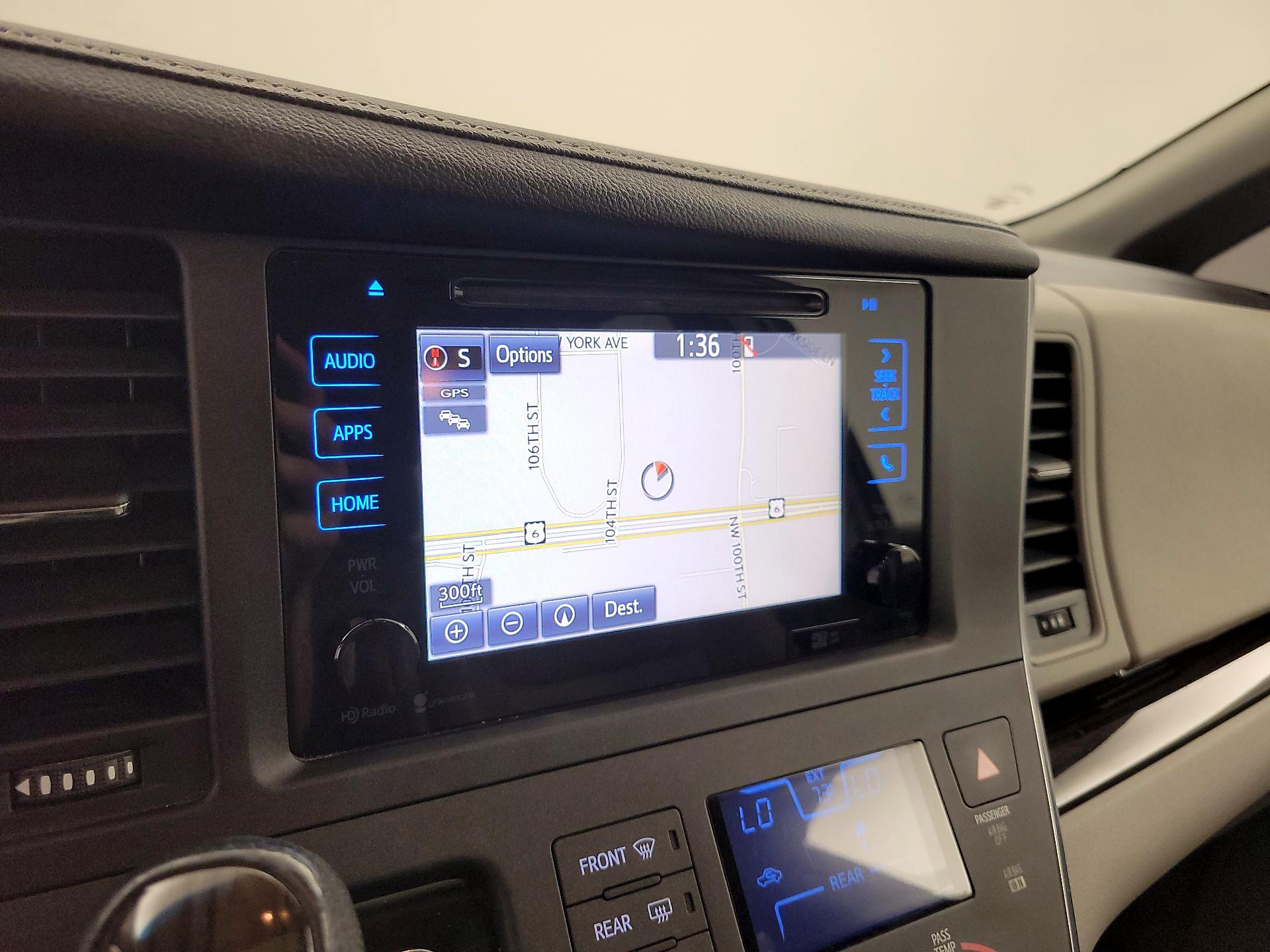 Thumbnail: 2015 Toyota Sienna - 14