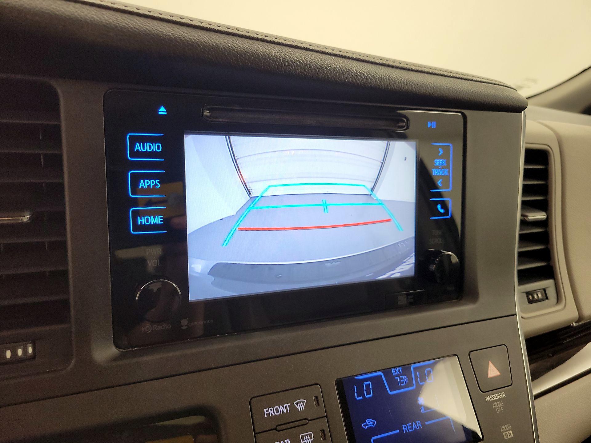 Thumbnail: 2015 Toyota Sienna - 15