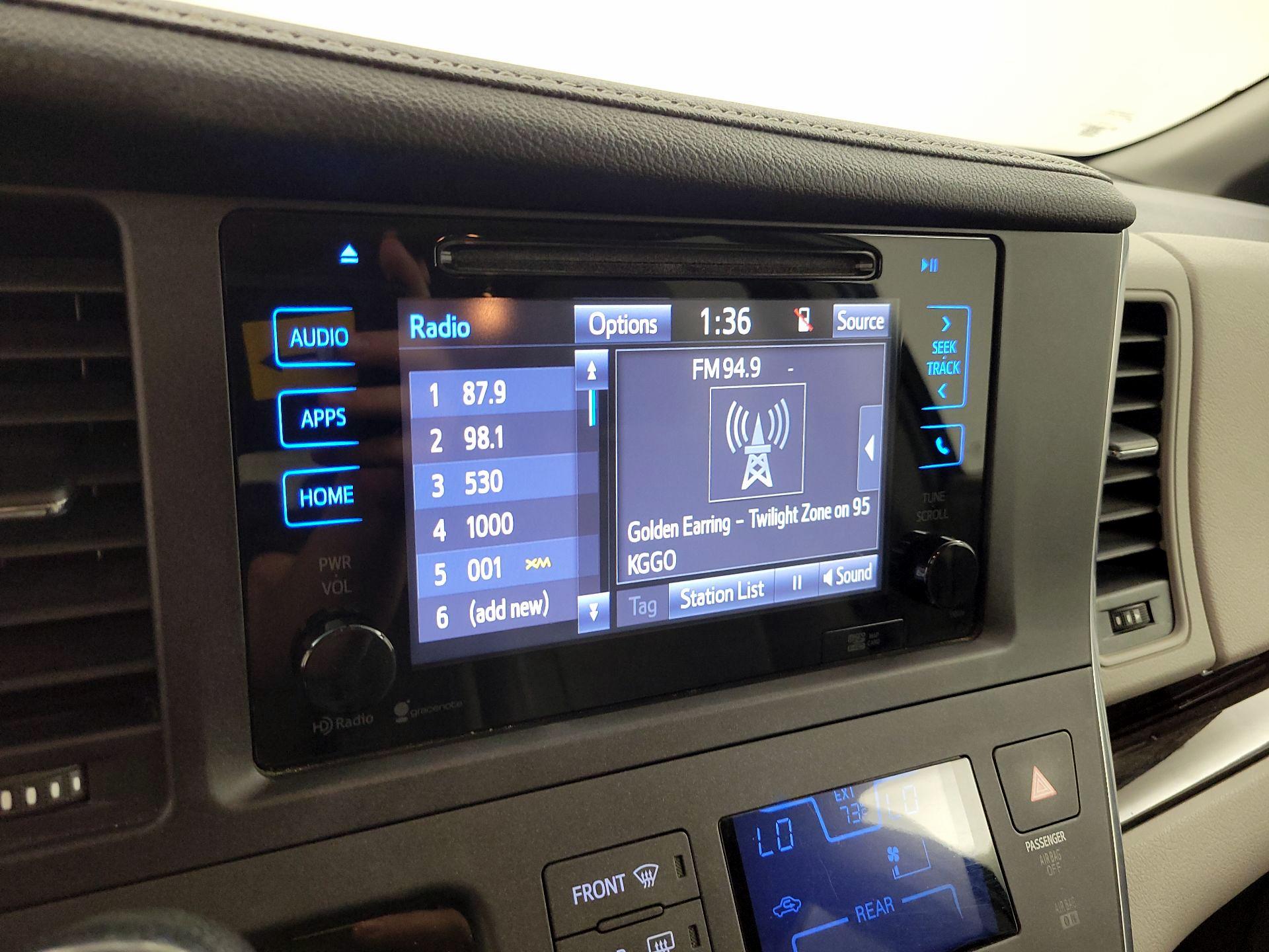 Thumbnail: 2015 Toyota Sienna - 16
