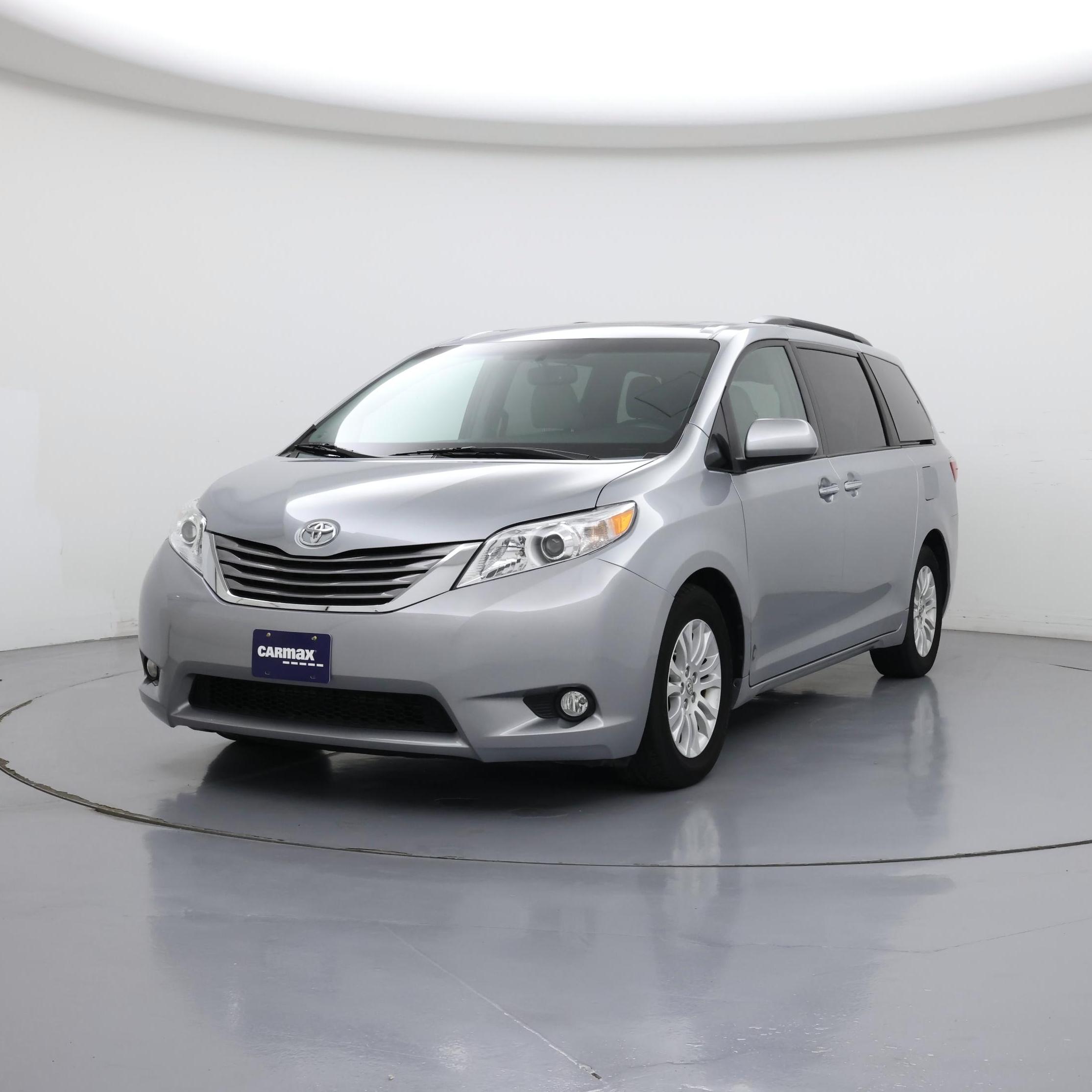 Thumbnail: 2015 Toyota Sienna - 4