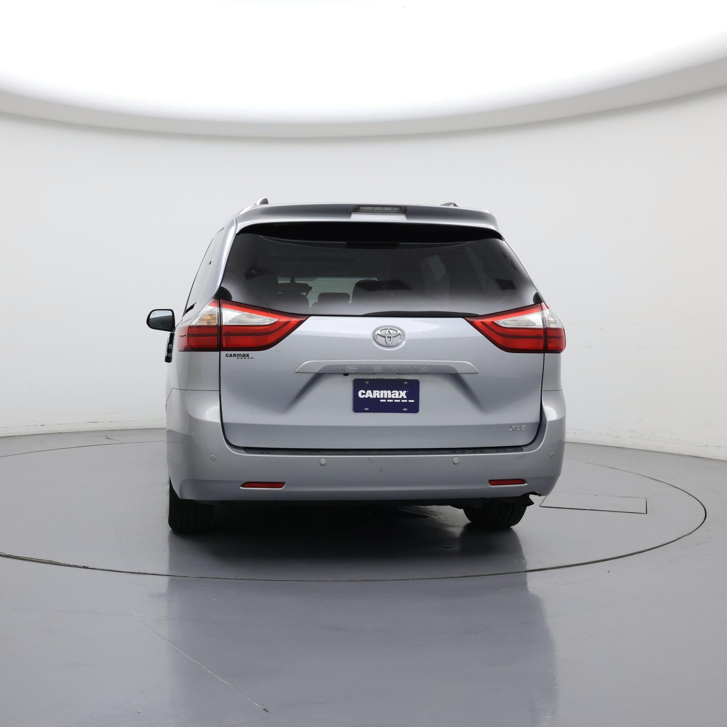 Thumbnail: 2015 Toyota Sienna - 6