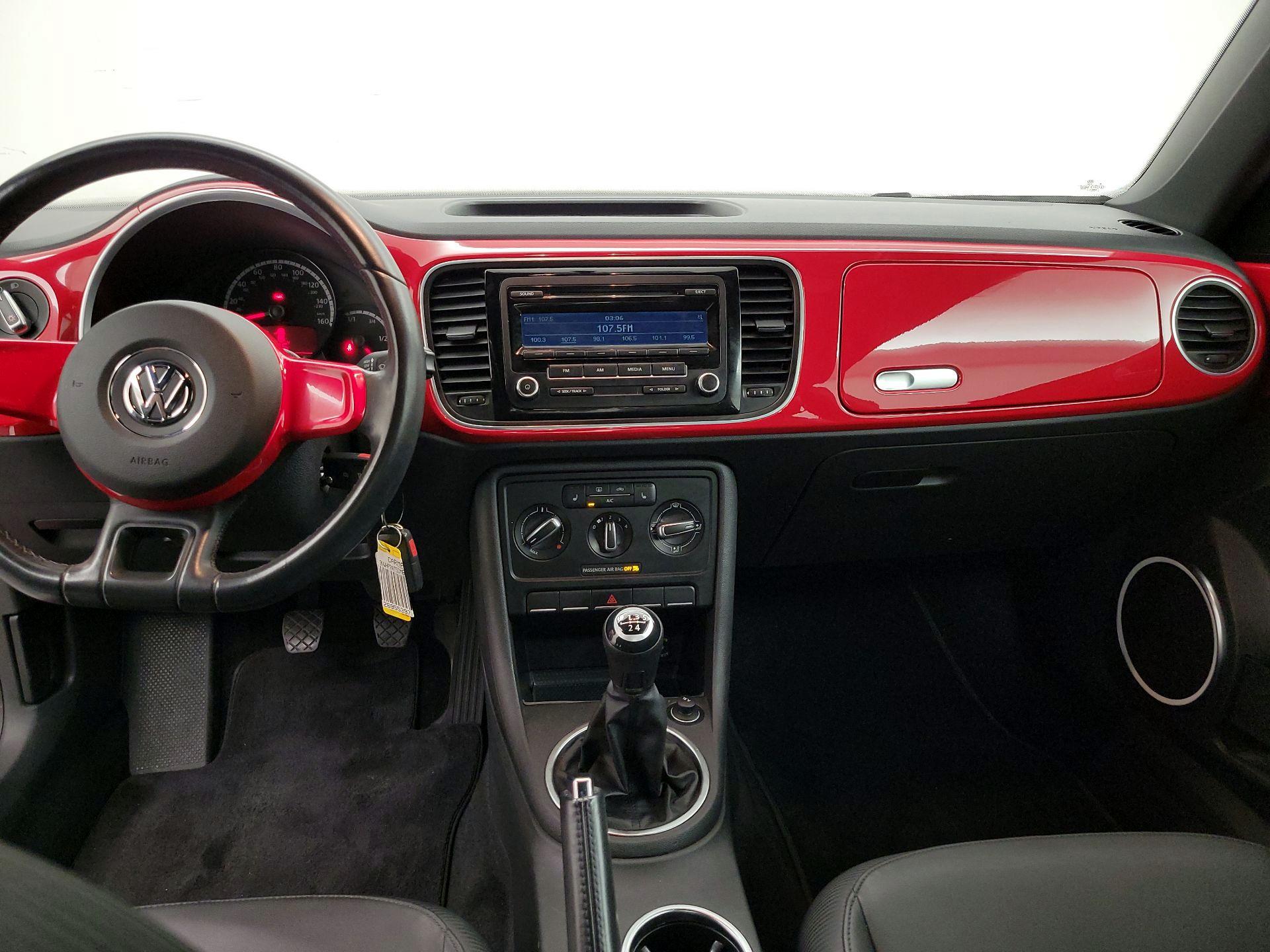 Thumbnail: 2013 Volkswagen Beetle - 9