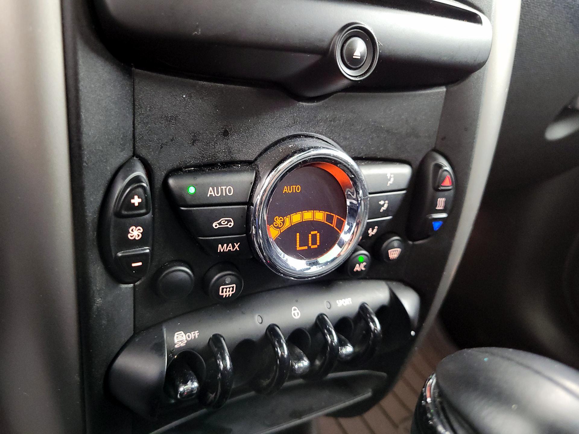 Thumbnail: 2016 MINI Cooper Countryman - 14