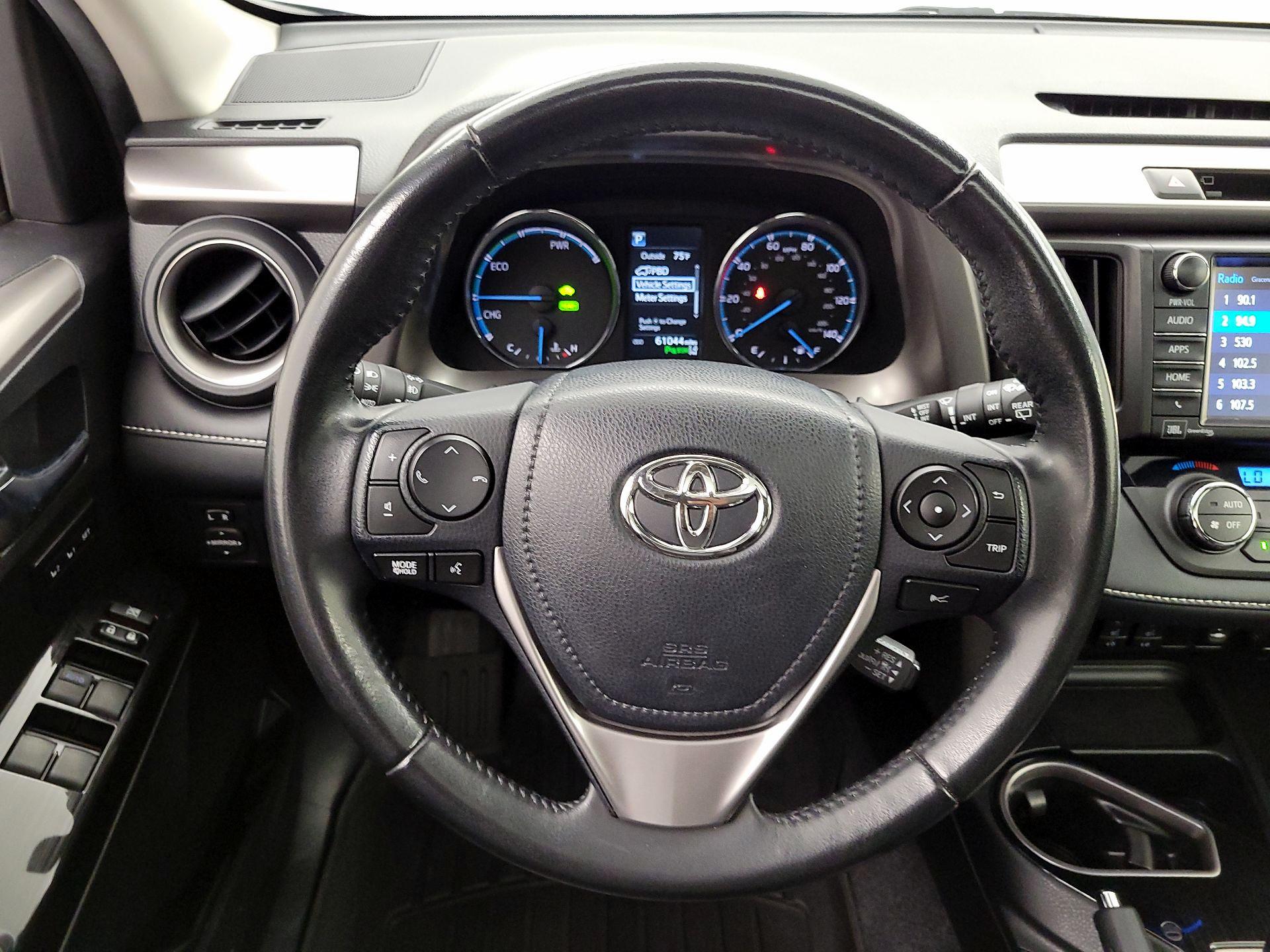 Thumbnail: 2017 Toyota RAV4 - 10
