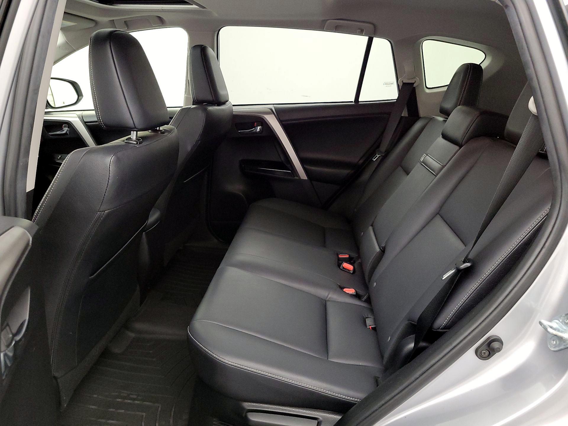 Thumbnail: 2017 Toyota RAV4 - 18
