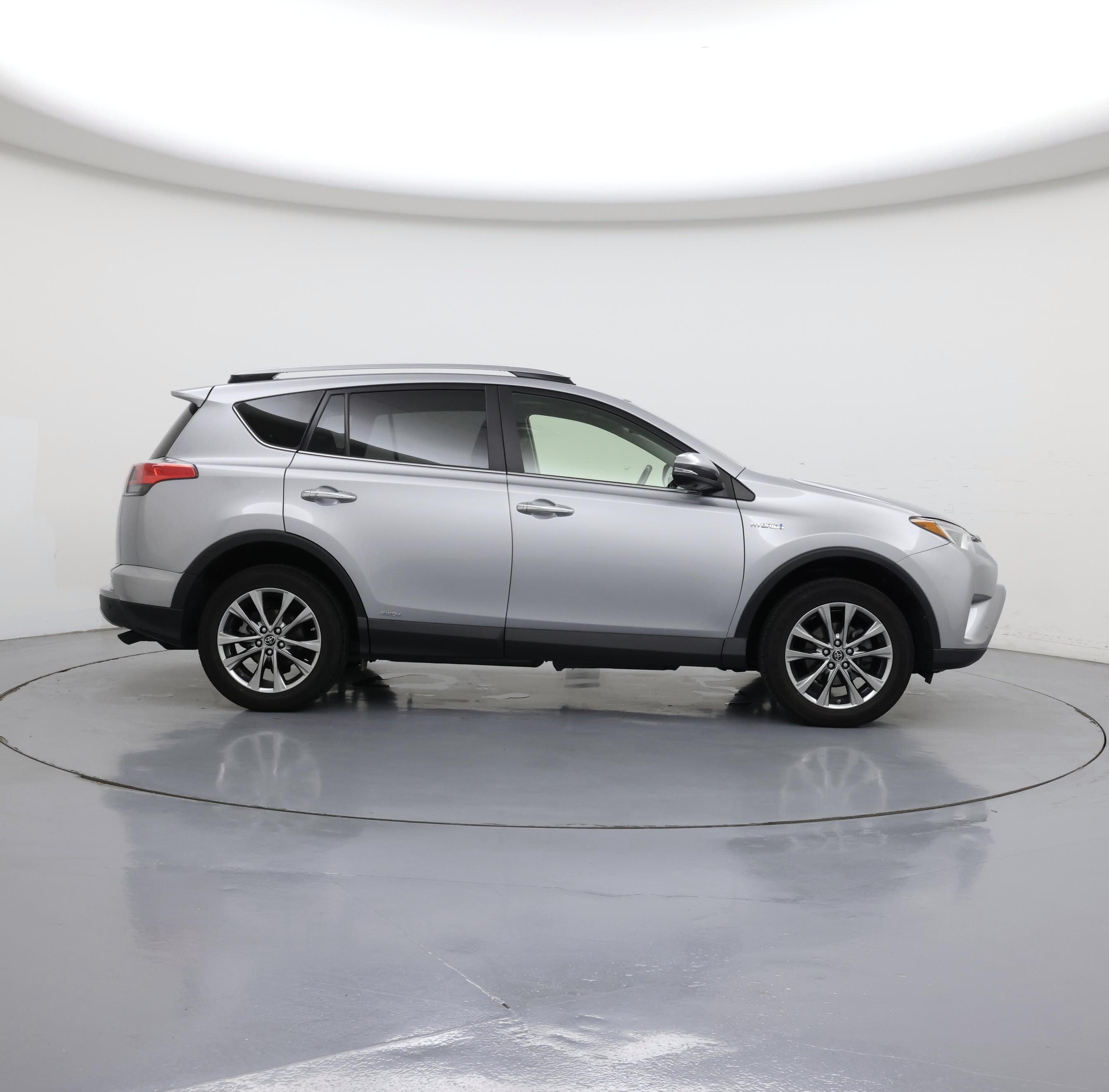 Thumbnail: 2017 Toyota RAV4 - 7