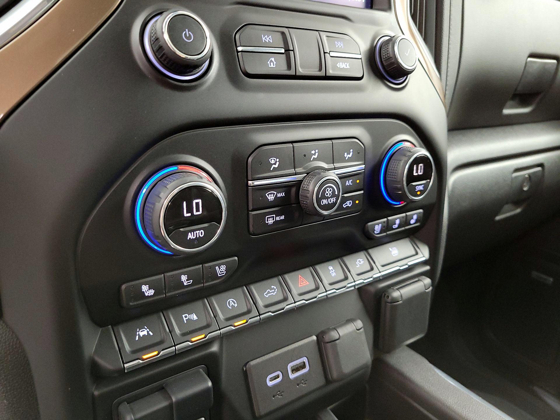 Thumbnail: 2021 Chevrolet Silverado 1500 - 17