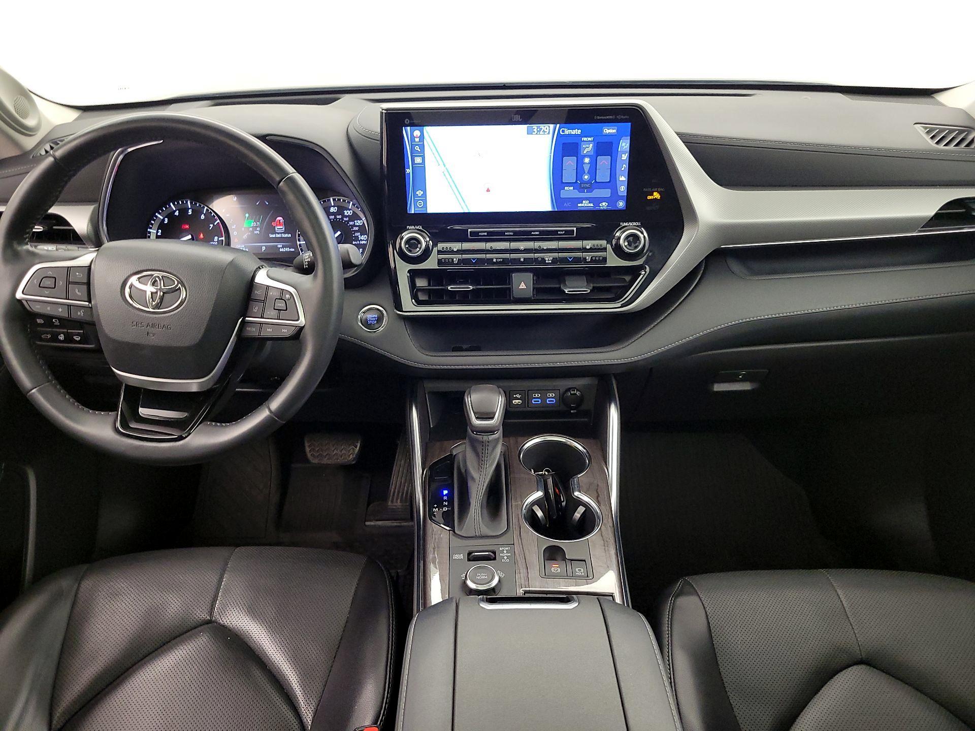 Thumbnail: 2022 Toyota Highlander - 9