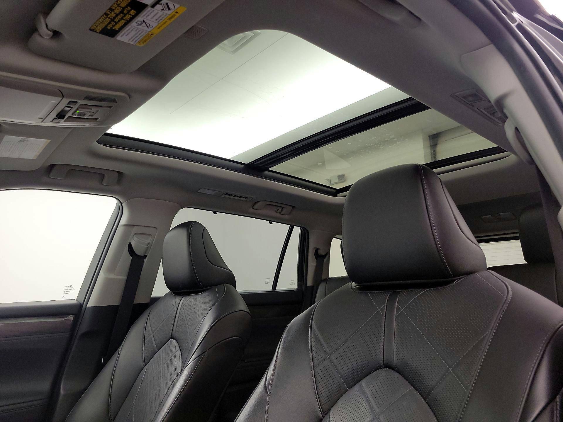 Thumbnail: 2022 Toyota Highlander - 20