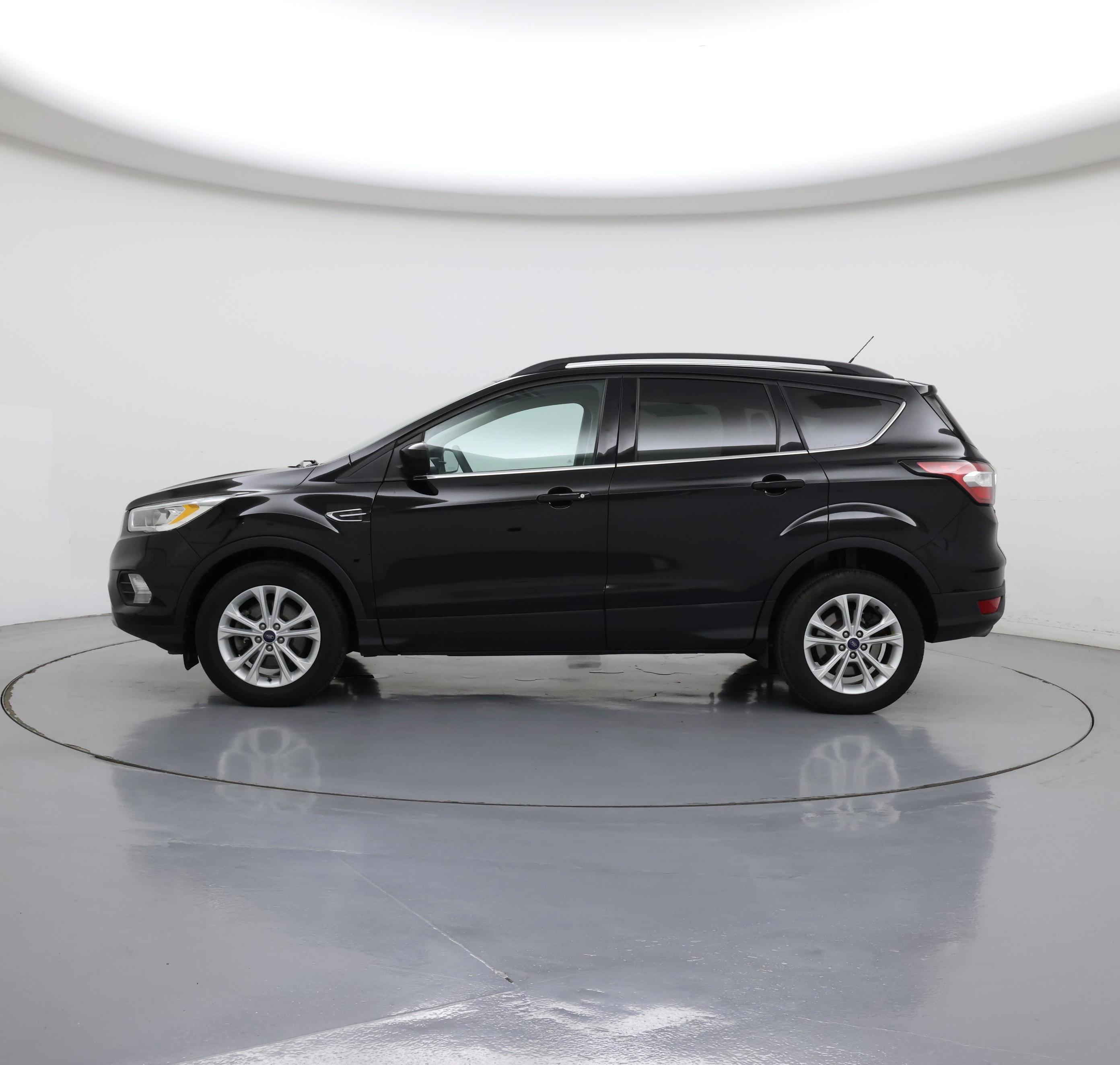 Thumbnail: 2017 Ford Escape - 3