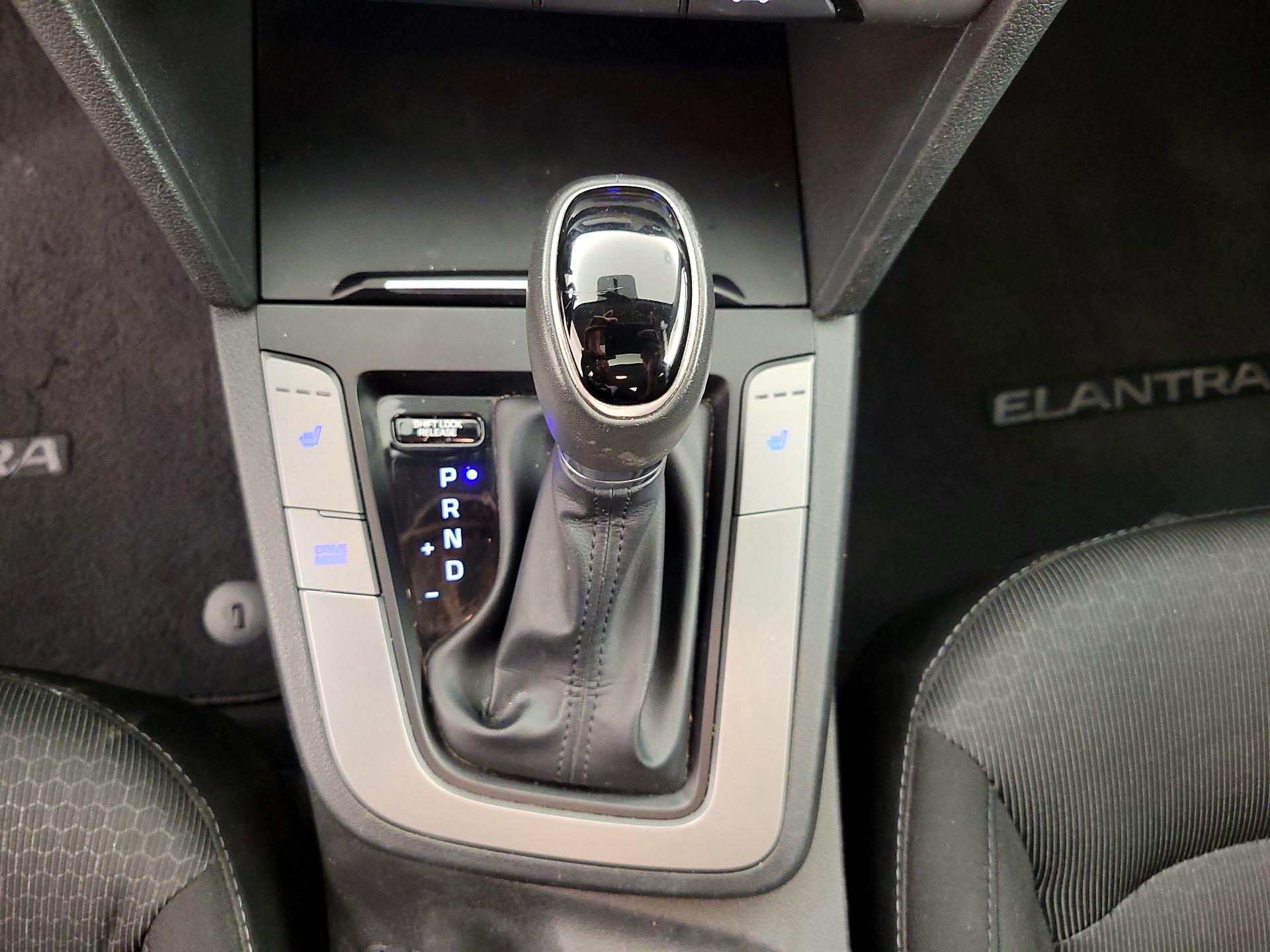 Thumbnail: 2017 Hyundai Elantra - 16