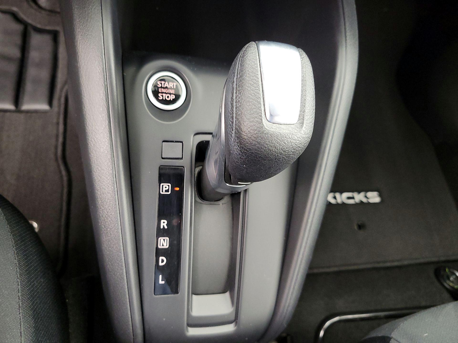 Thumbnail: 2023 Nissan Kicks - 17