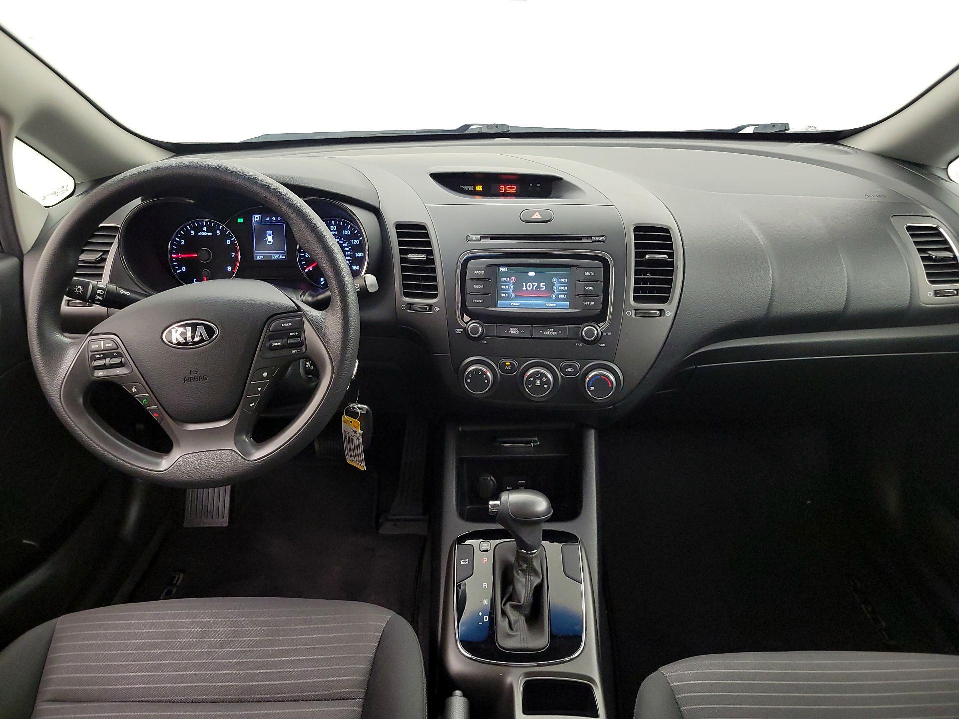 Thumbnail: 2017 Kia Forte - 9