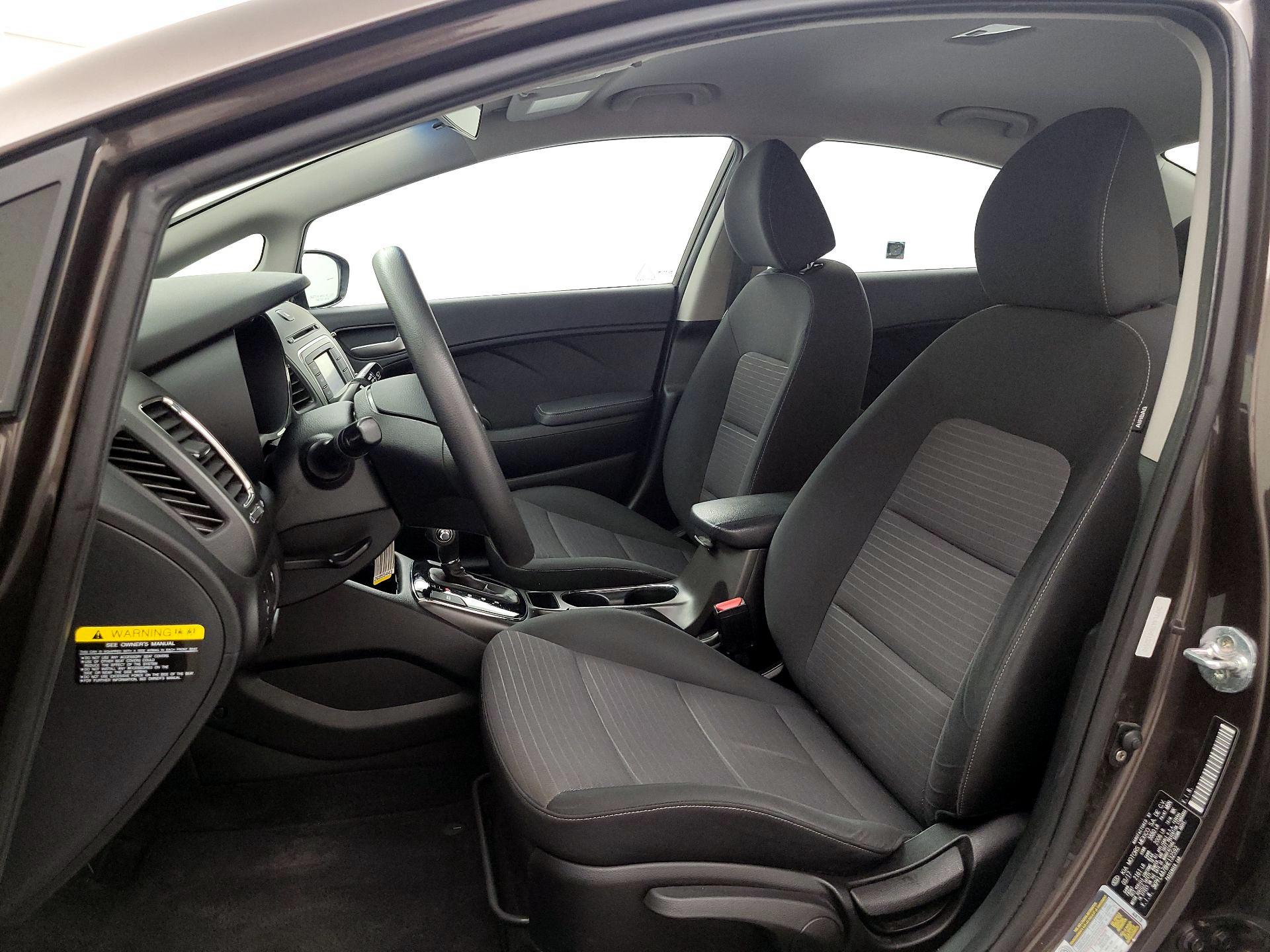 Thumbnail: 2017 Kia Forte - 11