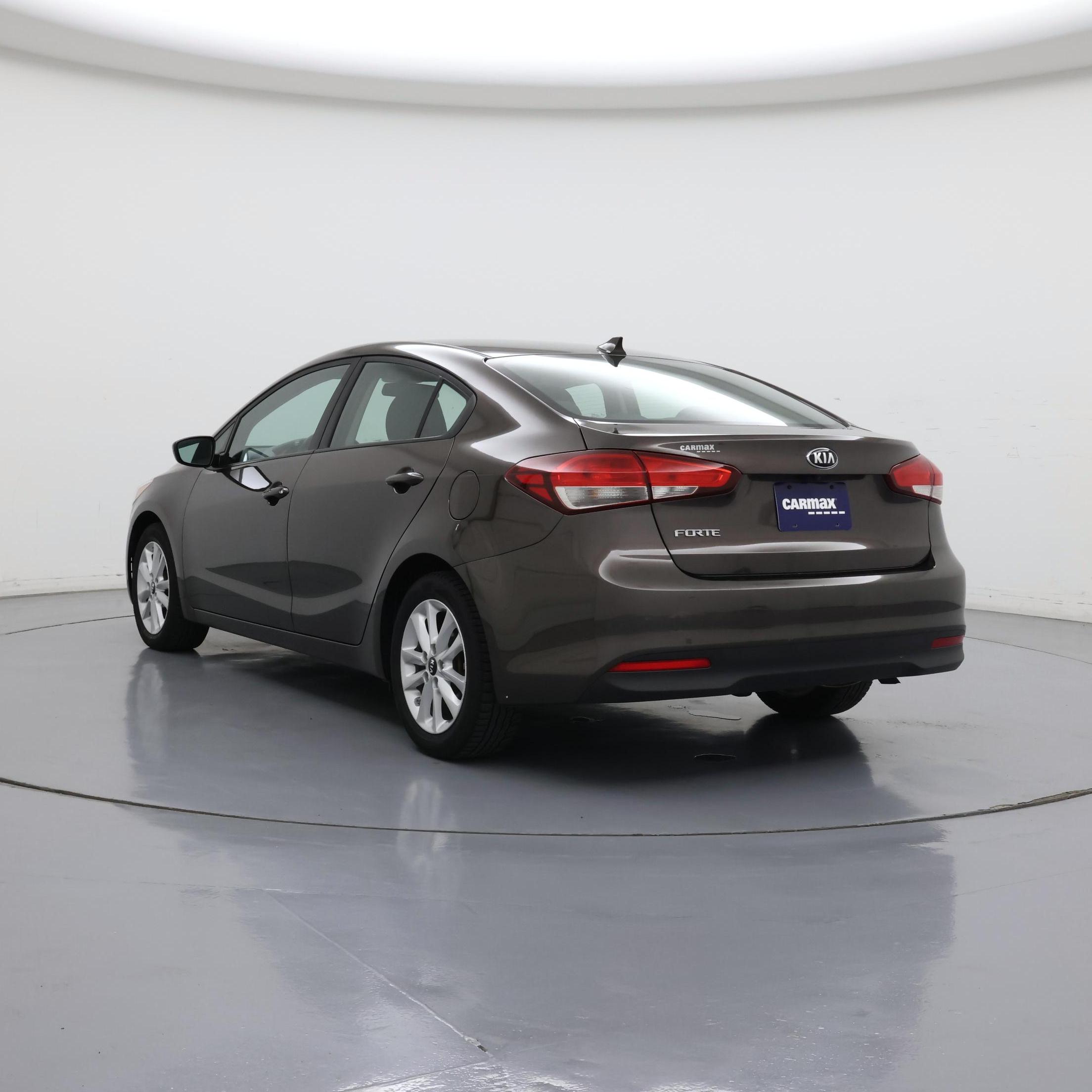 Thumbnail: 2017 Kia Forte - 2