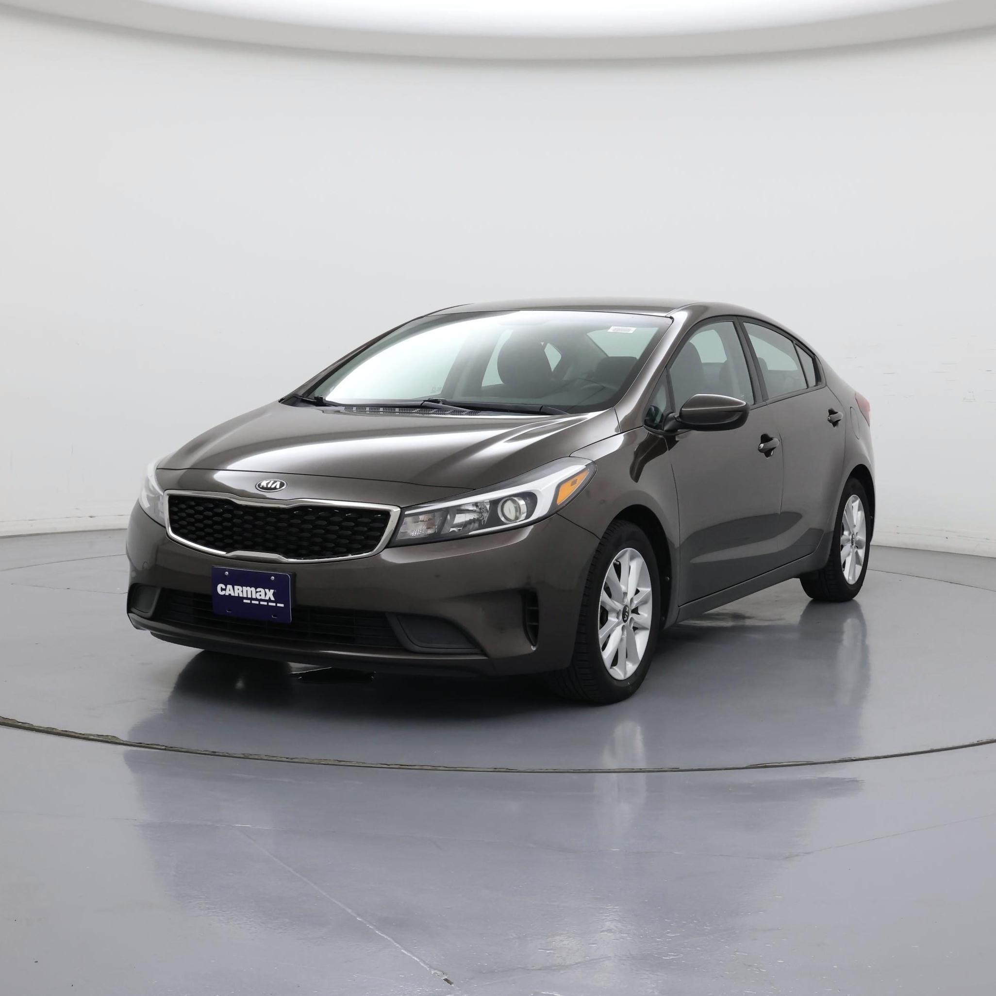 Thumbnail: 2017 Kia Forte - 4