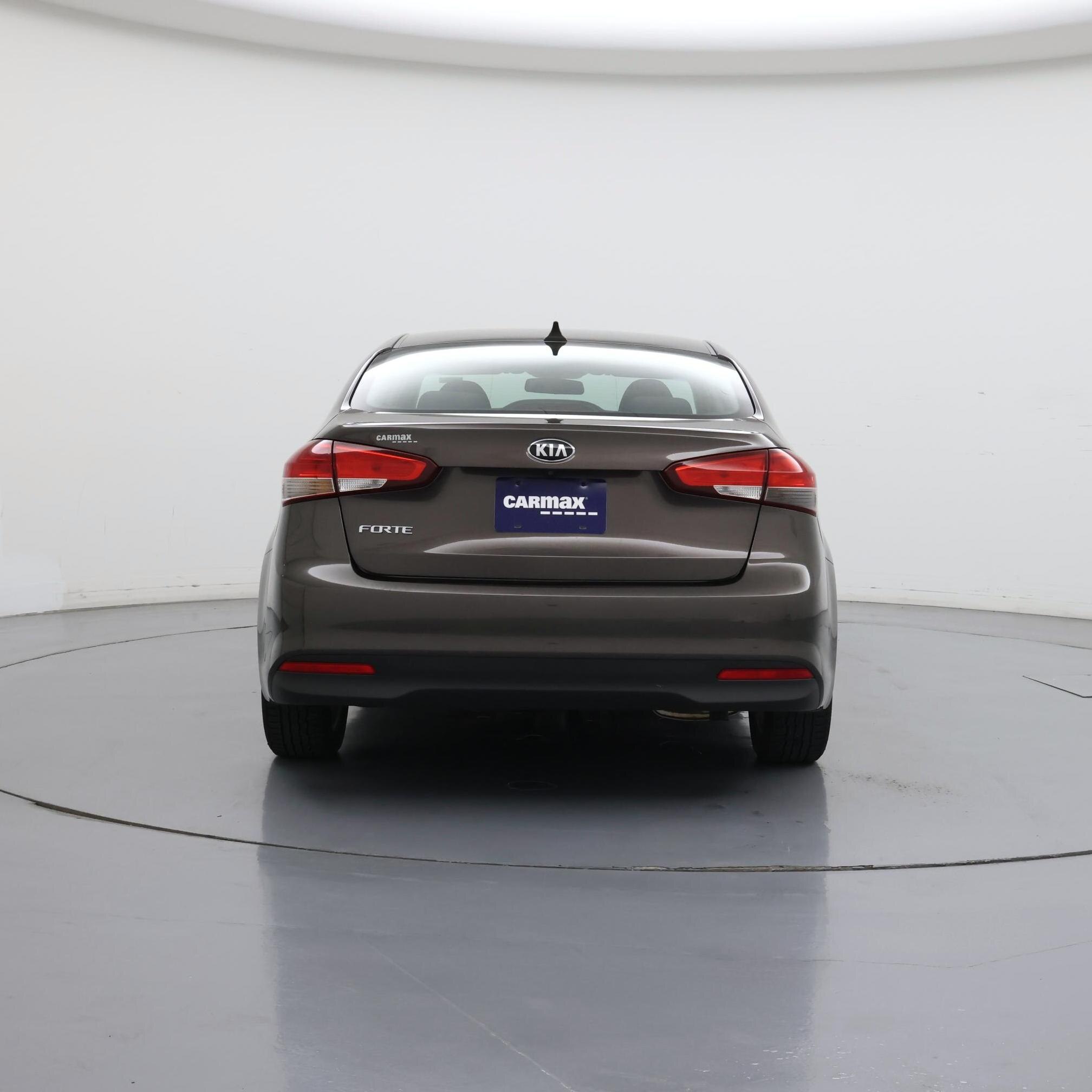 Thumbnail: 2017 Kia Forte - 6