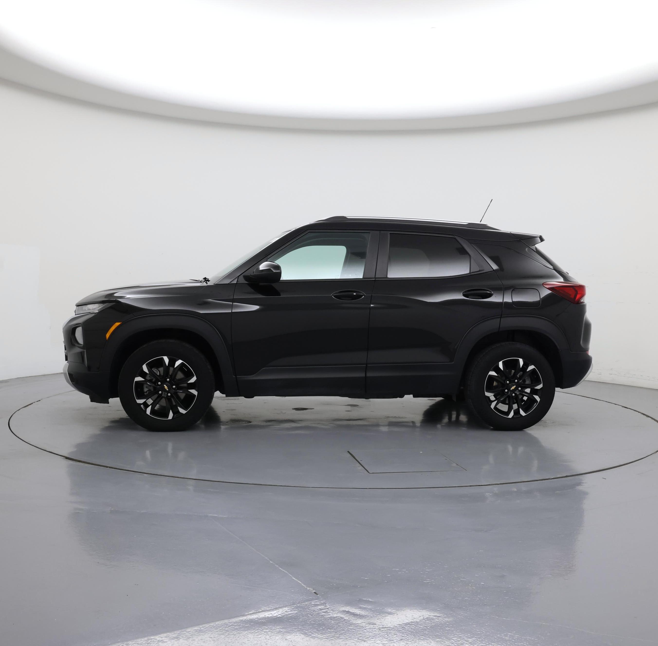 Thumbnail: 2022 Chevrolet TrailBlazer - 3