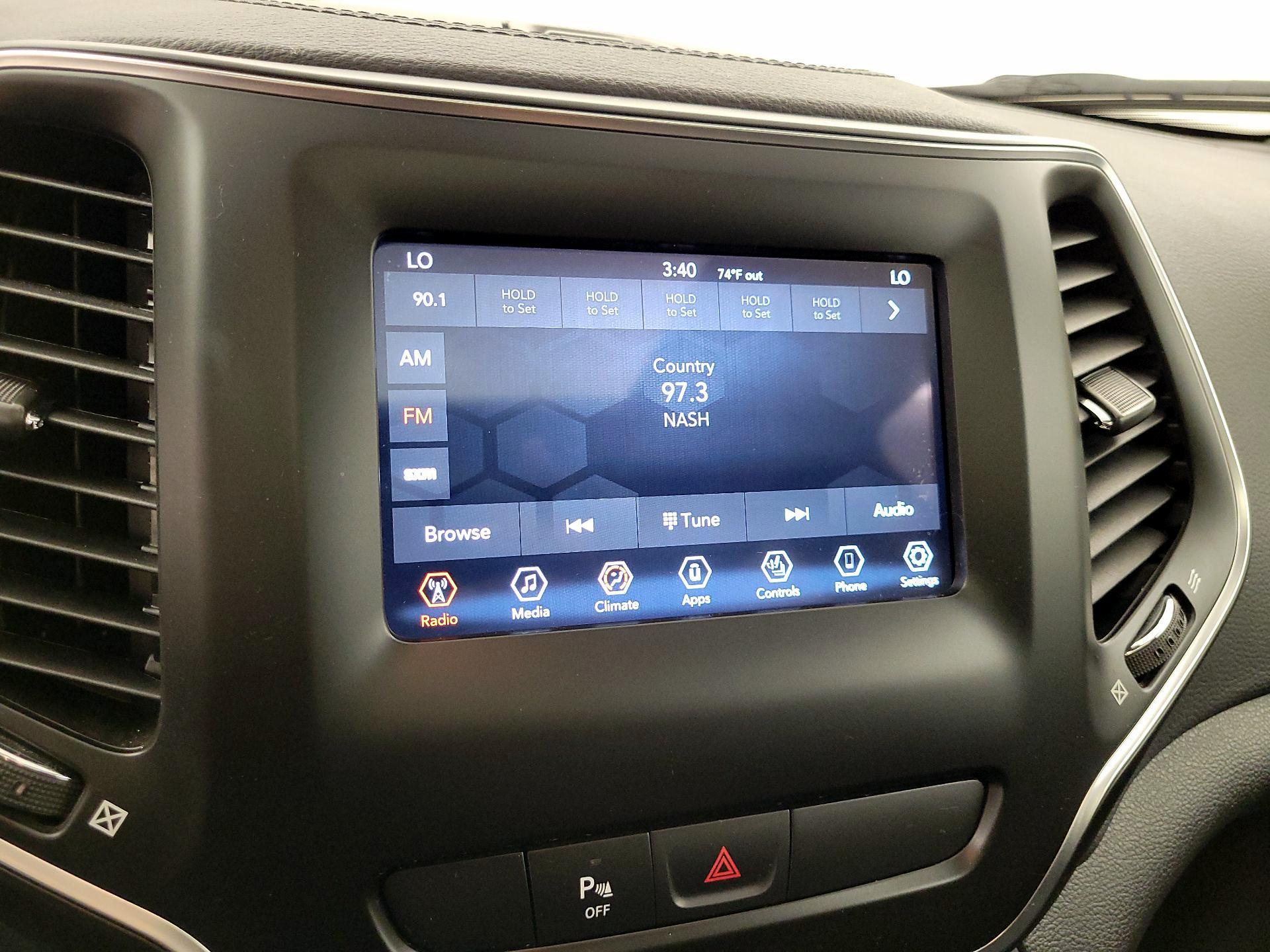 Thumbnail: 2019 Jeep Cherokee - 14