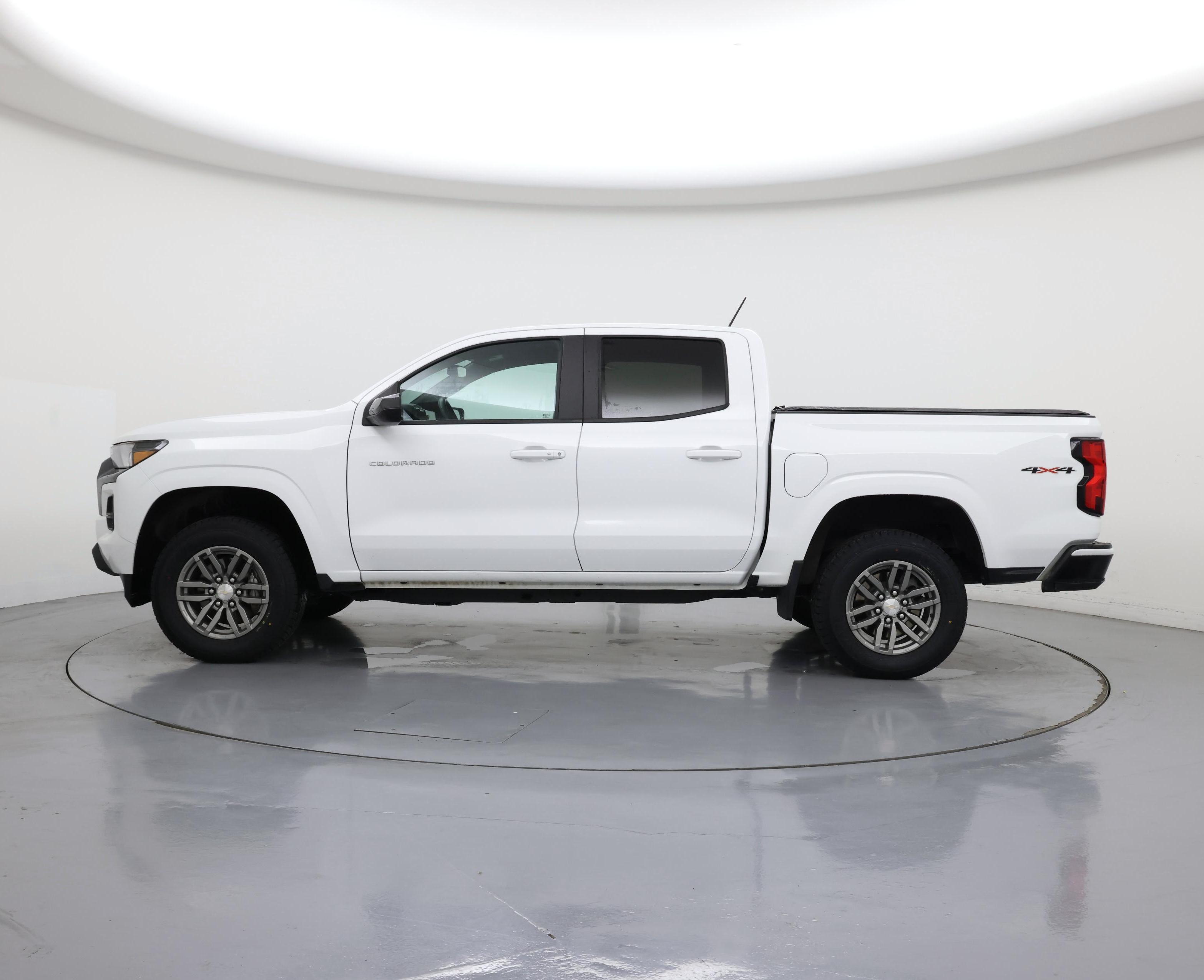 Thumbnail: 2023 Chevrolet Colorado - 3