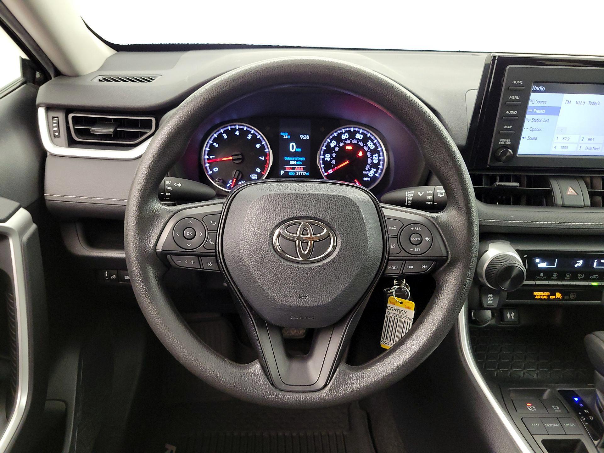 Thumbnail: 2019 Toyota RAV4 - 10