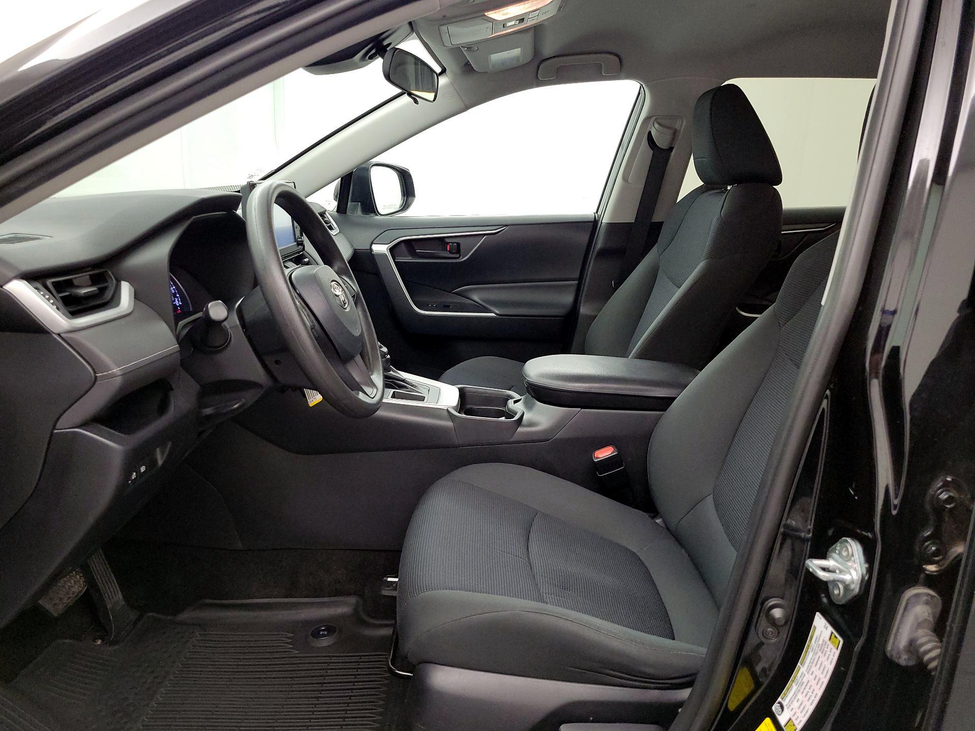 Thumbnail: 2019 Toyota RAV4 - 11
