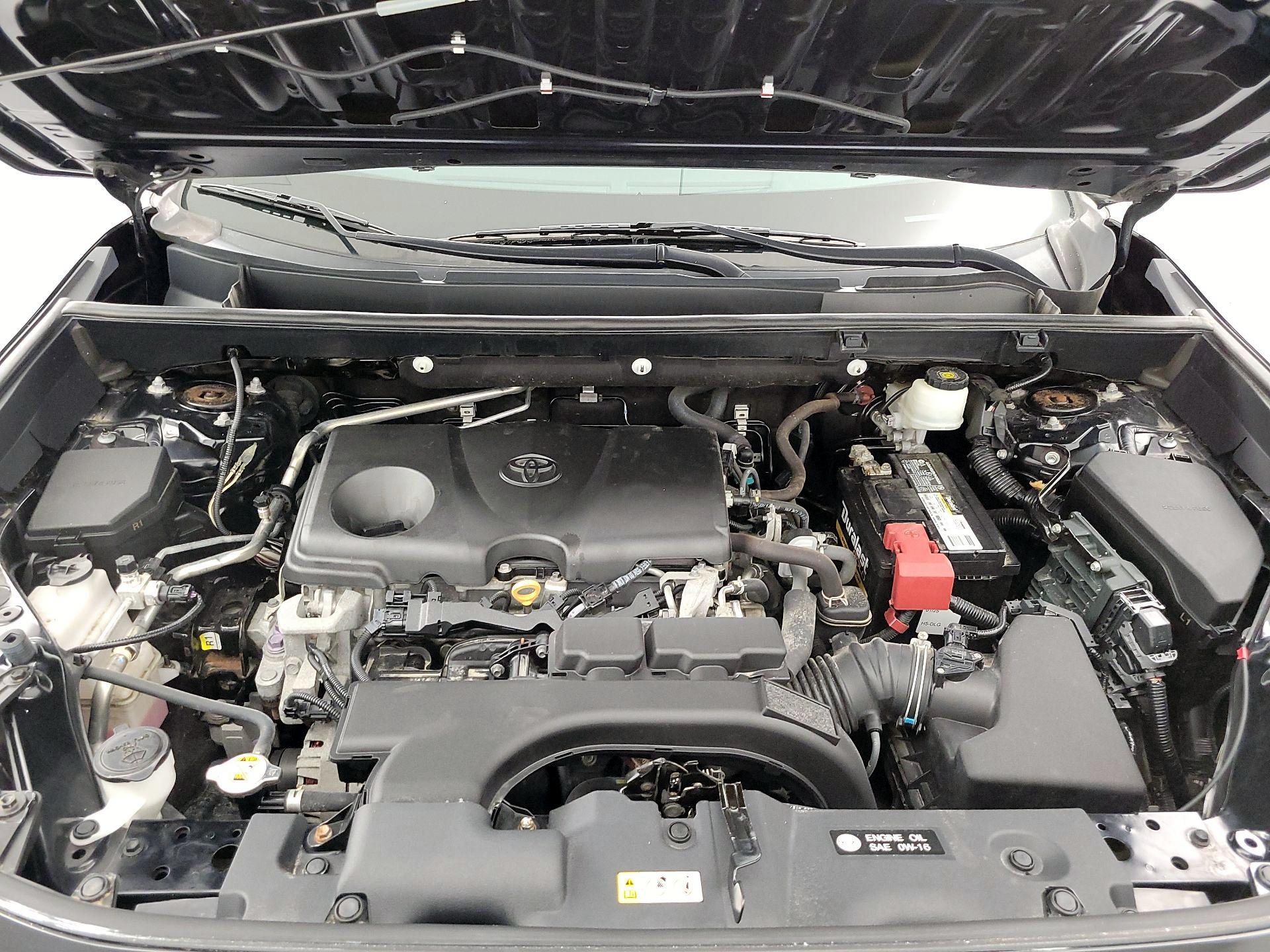 Thumbnail: 2019 Toyota RAV4 - 19