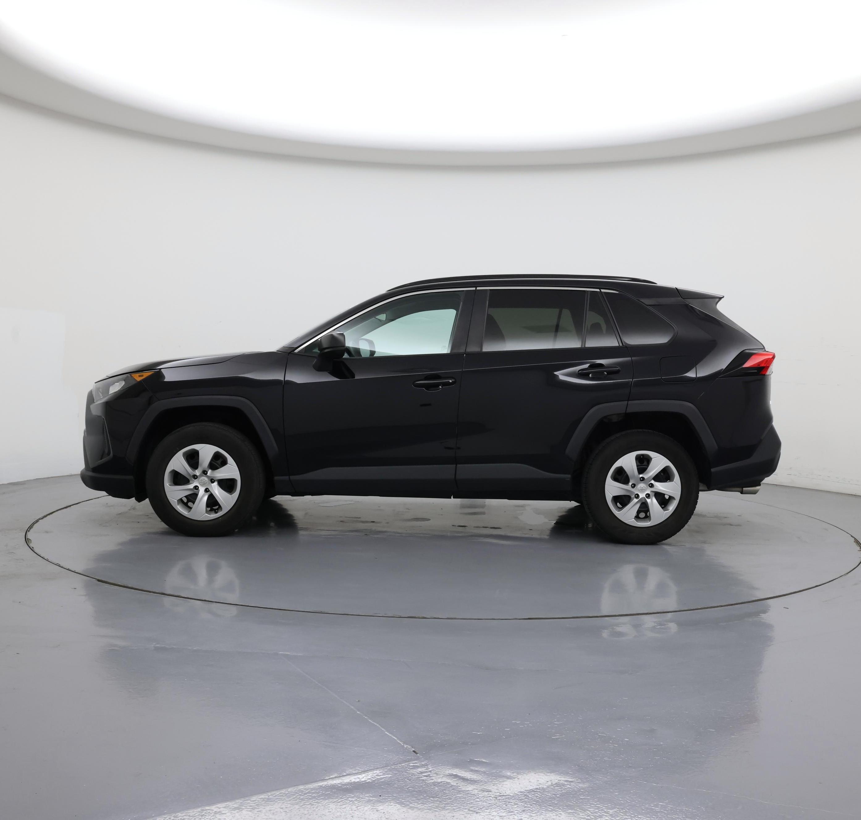 Thumbnail: 2019 Toyota RAV4 - 3