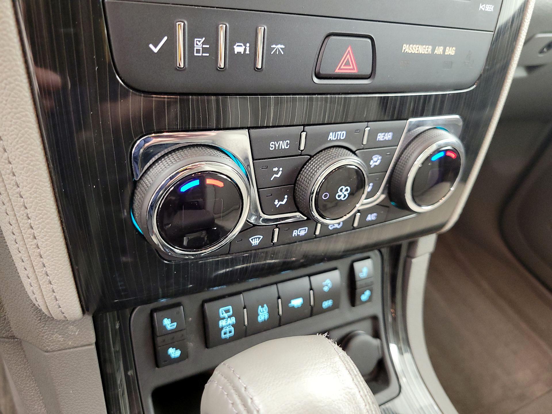 Thumbnail: 2016 Chevrolet Traverse - 16