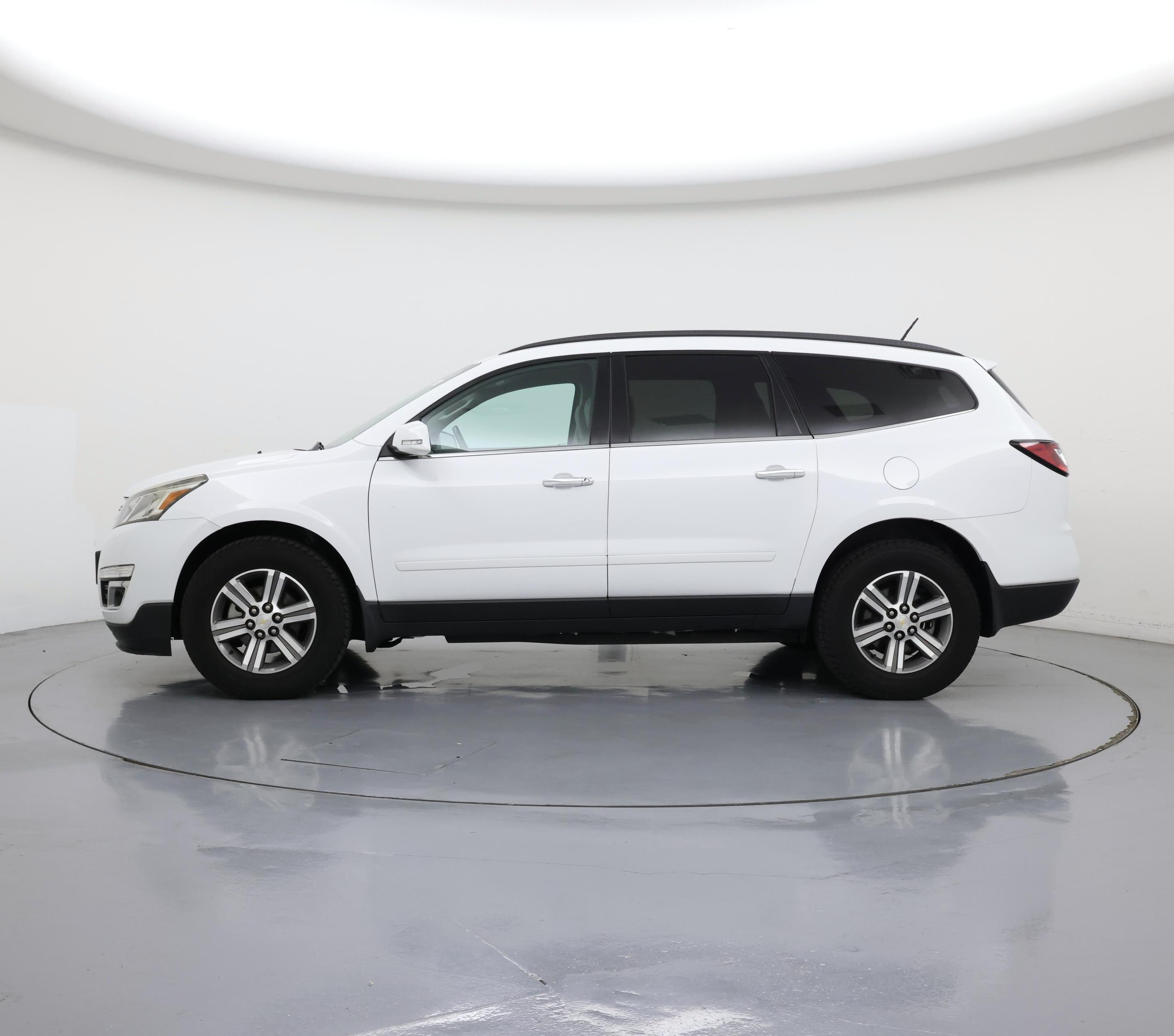 Thumbnail: 2016 Chevrolet Traverse - 3