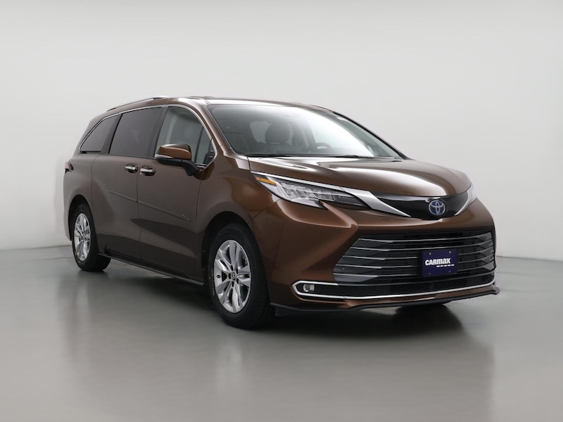 2023 Toyota Sienna Limited -
                  Omaha, NE