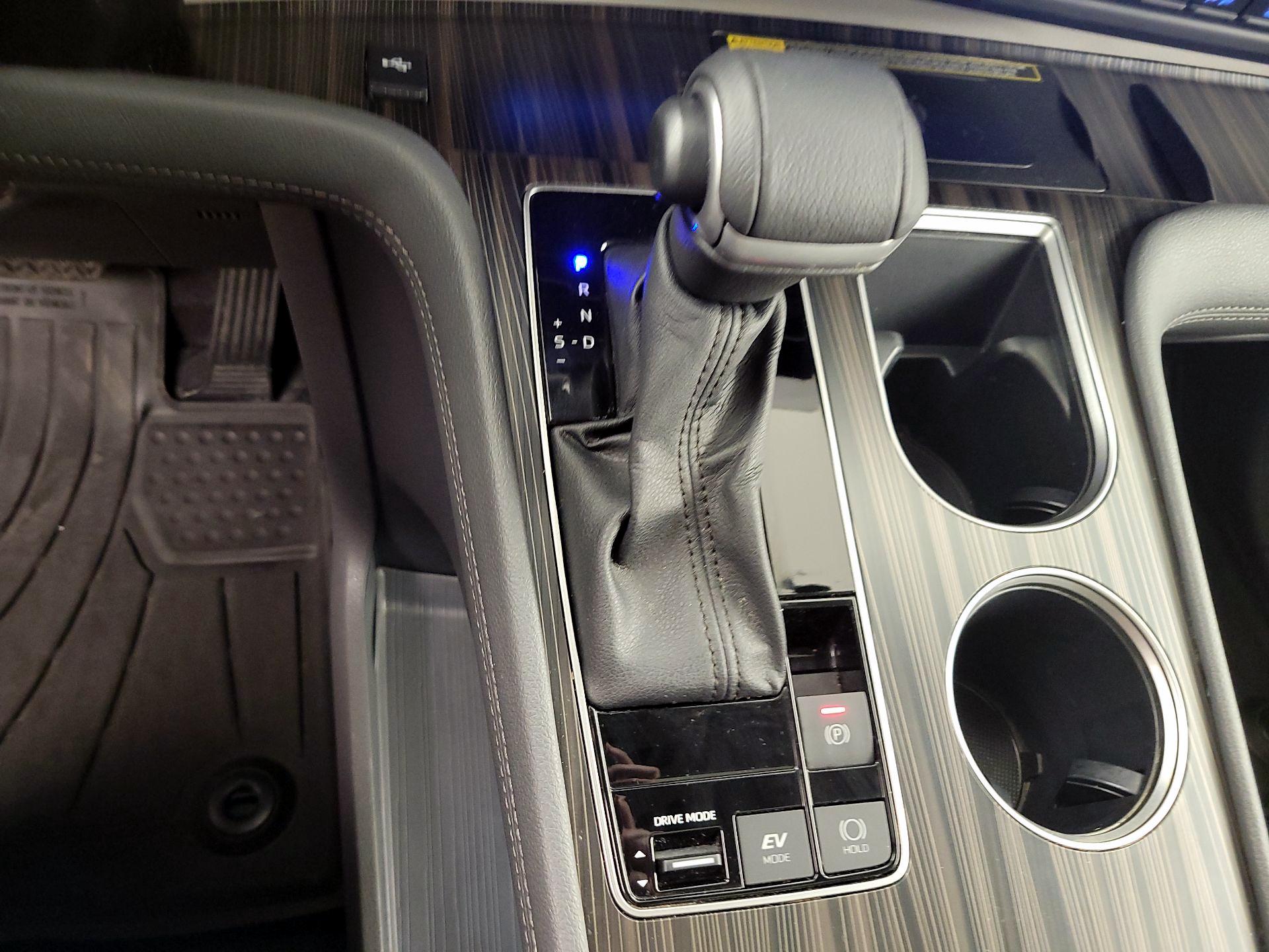 Thumbnail: 2023 Toyota Sienna - 18