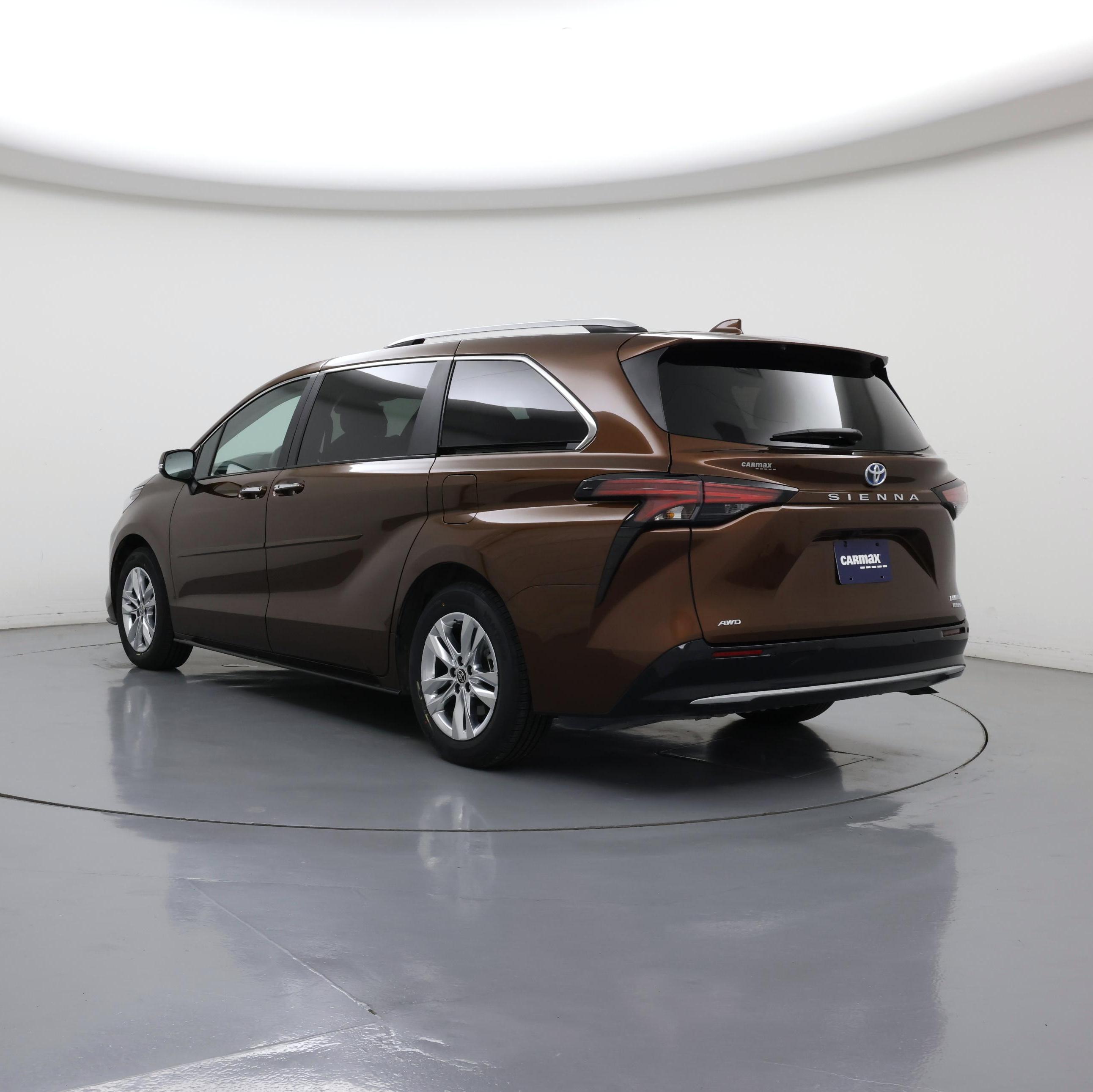 Thumbnail: 2023 Toyota Sienna - 2