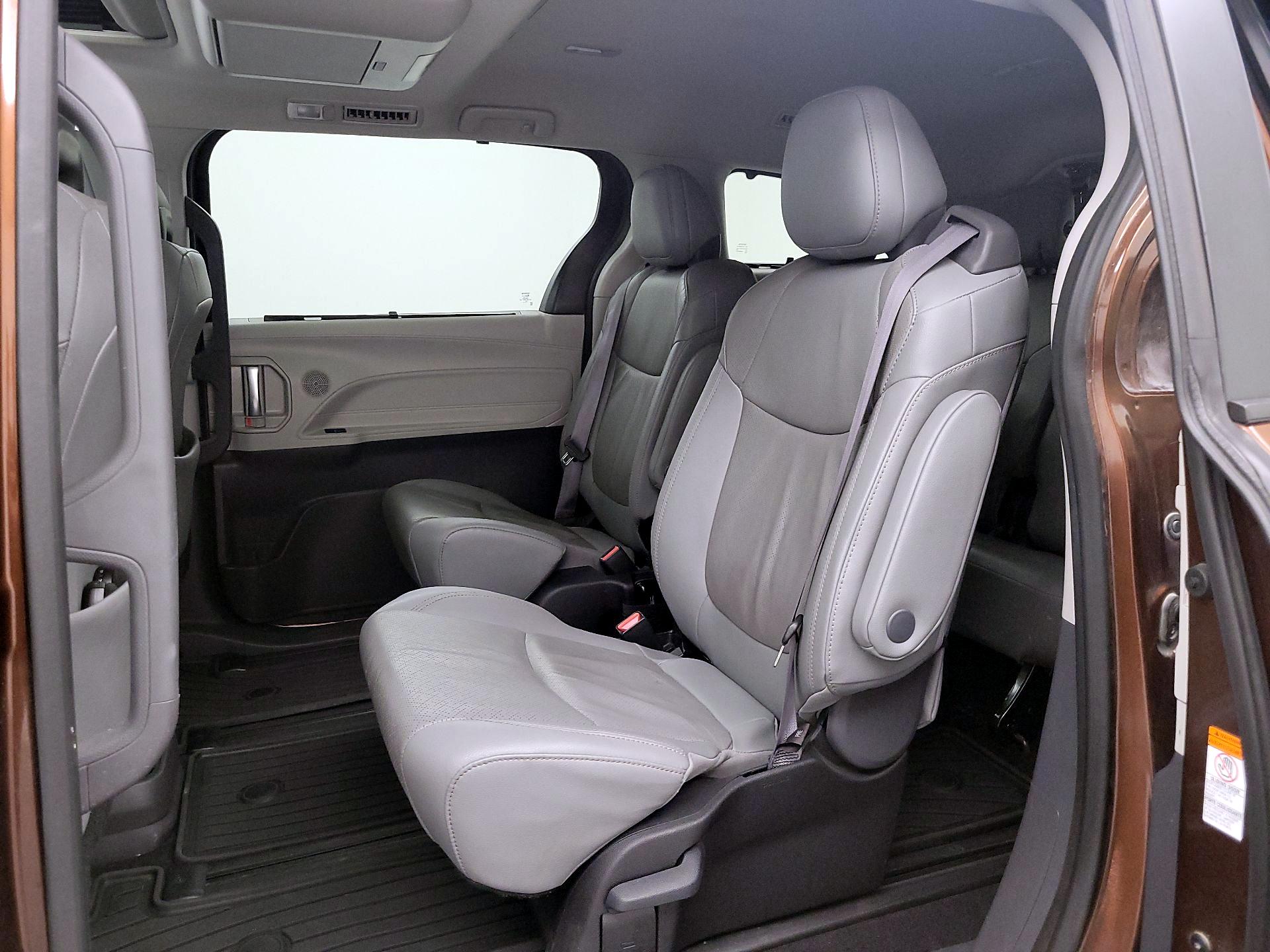Thumbnail: 2023 Toyota Sienna - 20