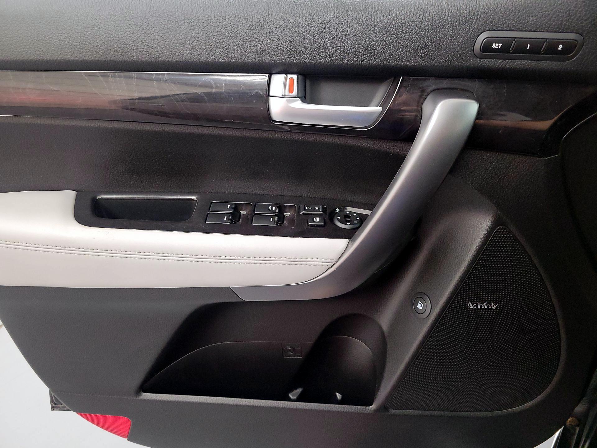 Thumbnail: 2014 Kia Sorento - 12