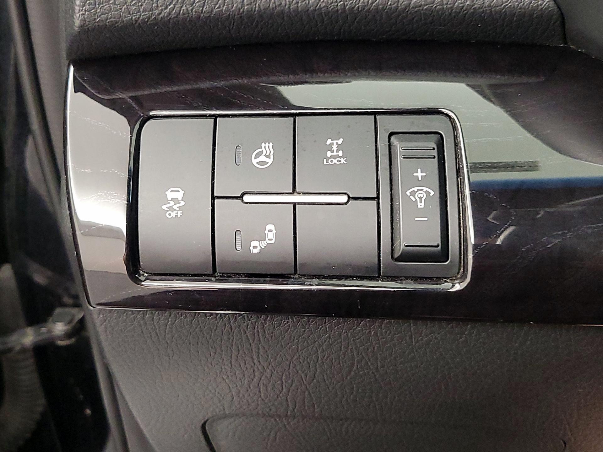 Thumbnail: 2014 Kia Sorento - 13