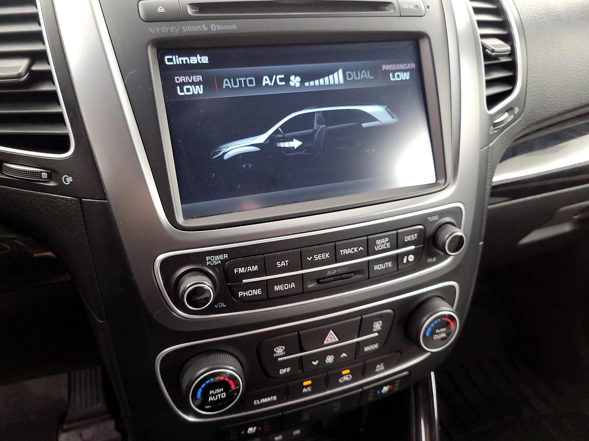 Thumbnail: 2014 Kia Sorento - 17