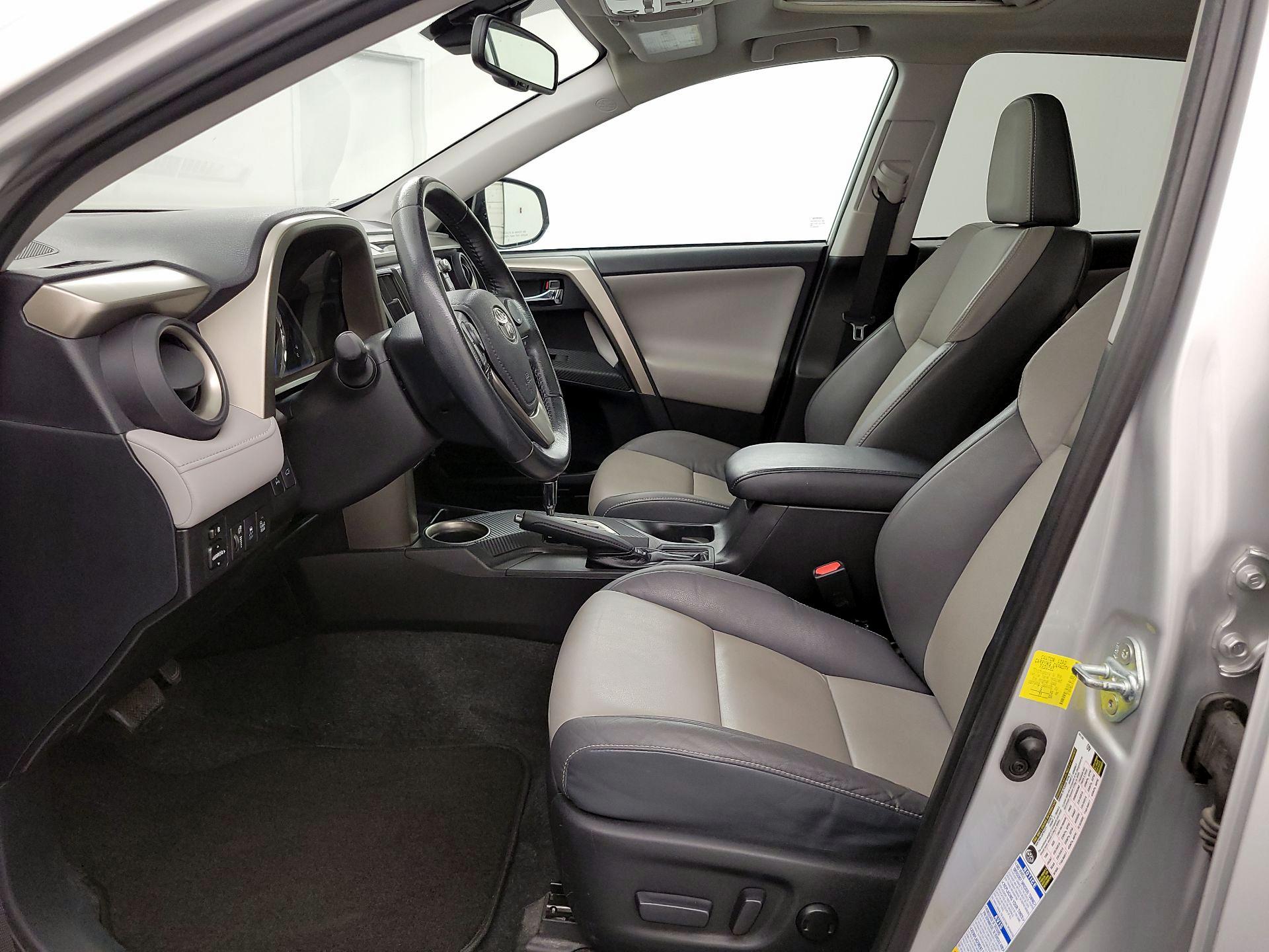 Thumbnail: 2015 Toyota RAV4 - 11