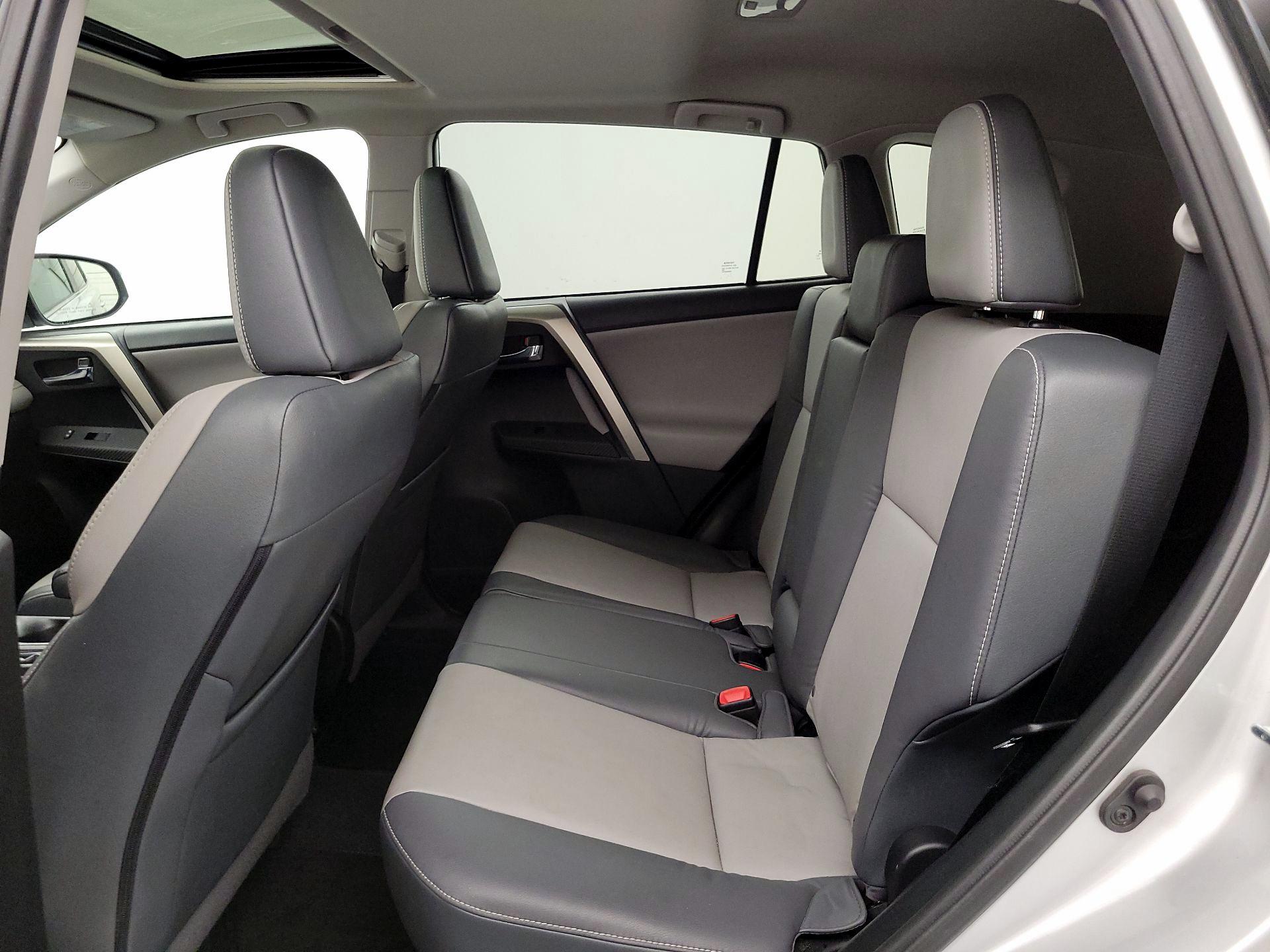 Thumbnail: 2015 Toyota RAV4 - 18