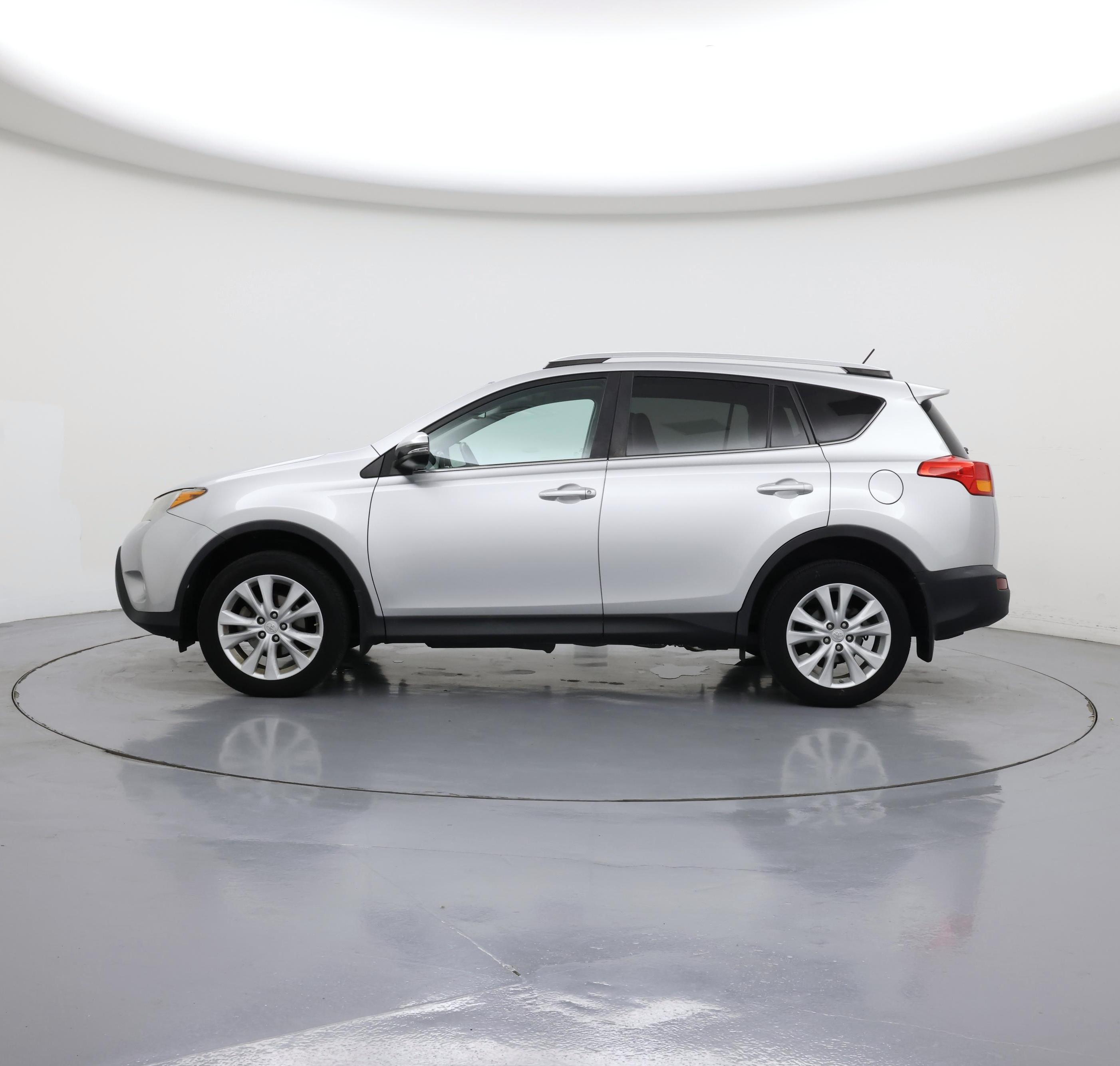 Thumbnail: 2015 Toyota RAV4 - 3